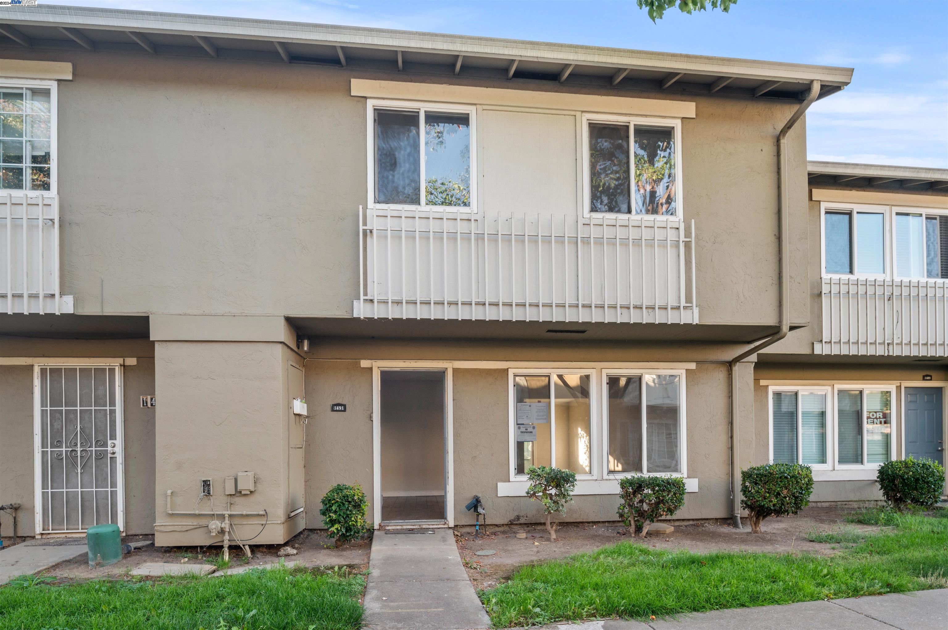 Detail Gallery Image 1 of 26 For 1491 Carmen Ct, San Jose,  CA 95121 - 4 Beds | 2/1 Baths
