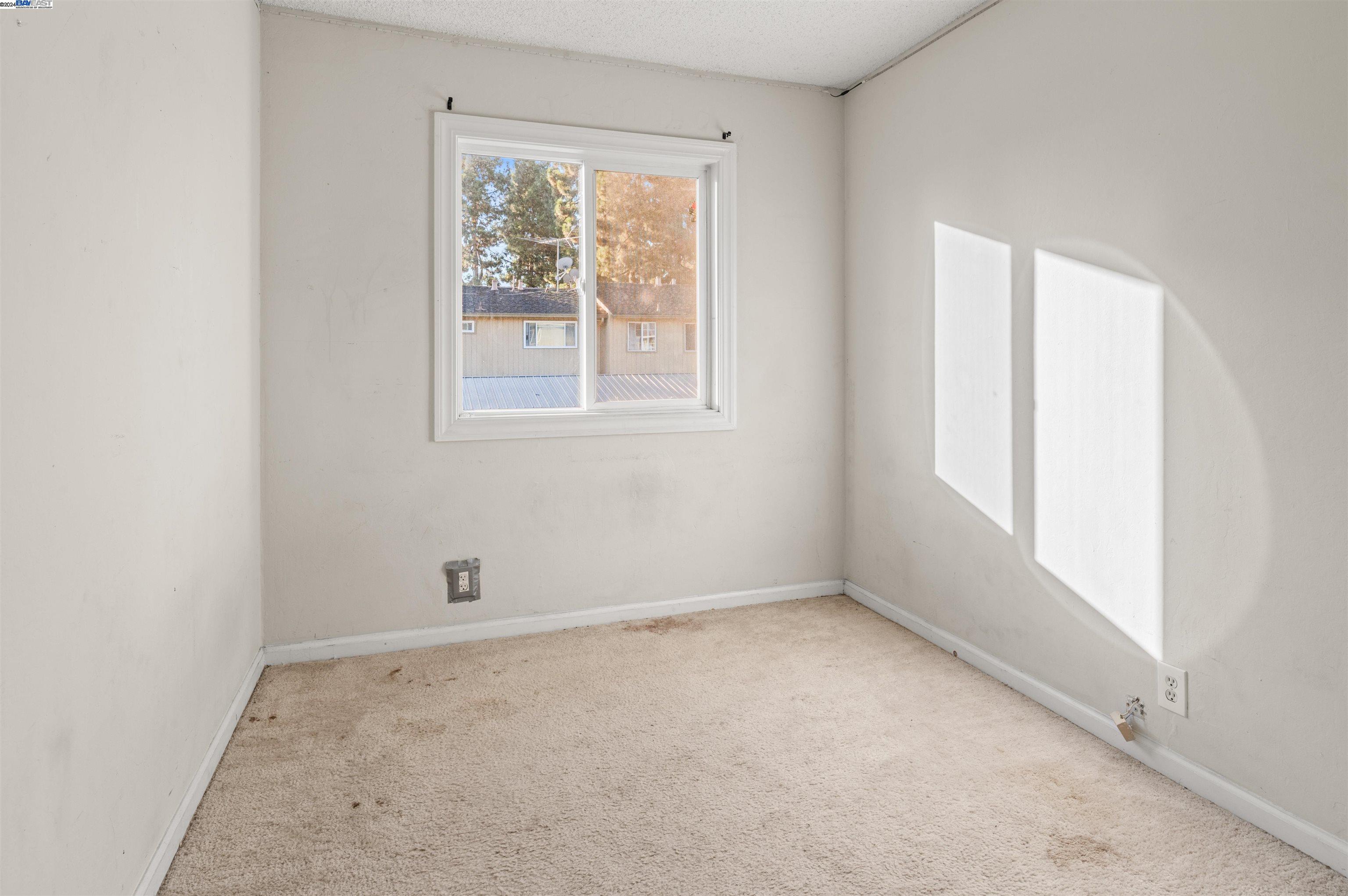 Detail Gallery Image 13 of 26 For 1491 Carmen Ct, San Jose,  CA 95121 - 4 Beds | 2/1 Baths