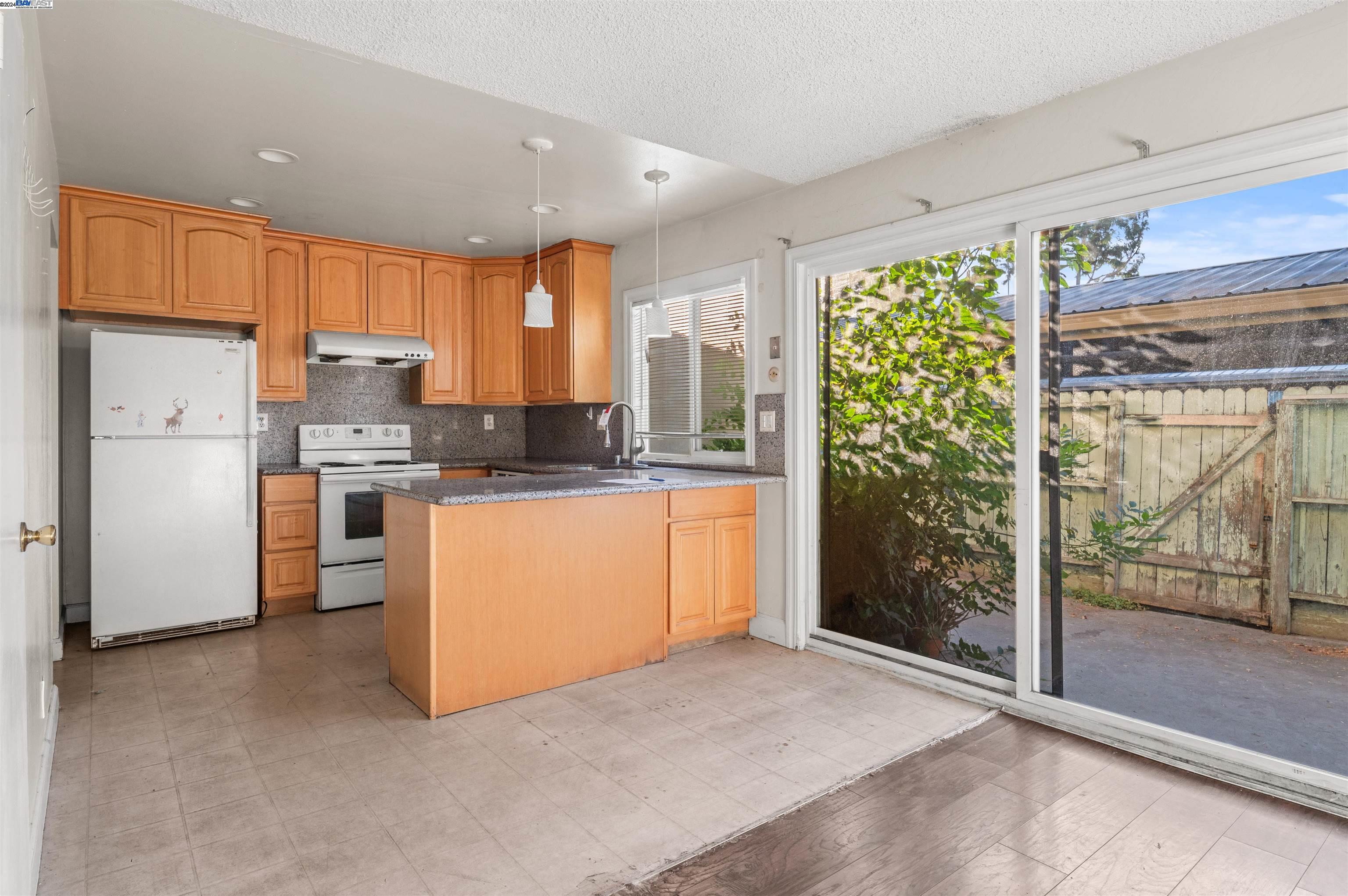 Detail Gallery Image 3 of 26 For 1491 Carmen Ct, San Jose,  CA 95121 - 4 Beds | 2/1 Baths