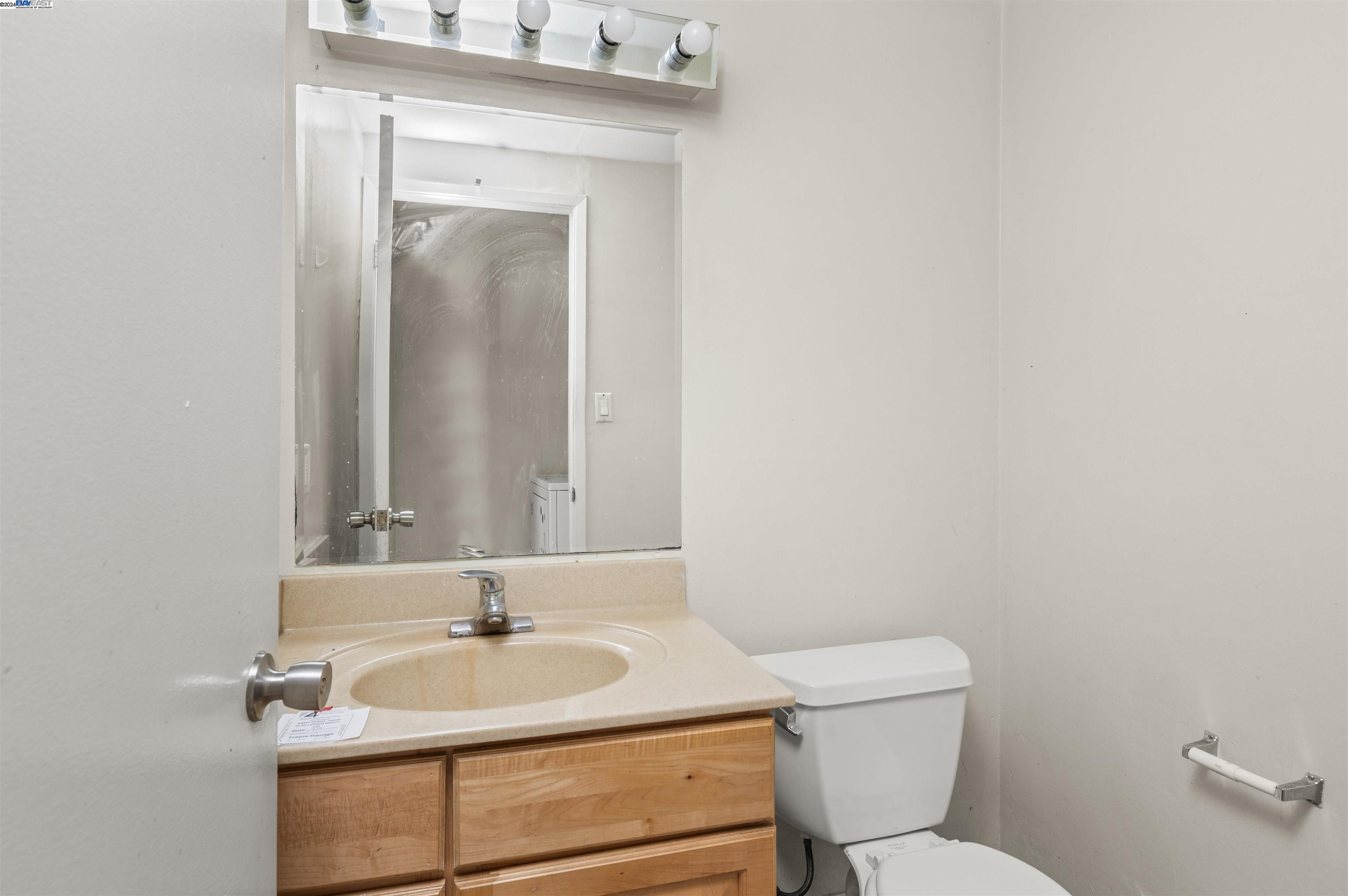 Detail Gallery Image 6 of 26 For 1491 Carmen Ct, San Jose,  CA 95121 - 4 Beds | 2/1 Baths
