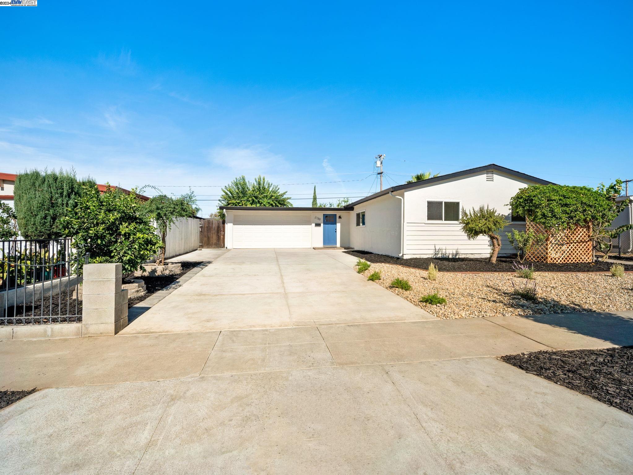 Detail Gallery Image 1 of 1 For 2155 Simon Avenue, San Jose,  CA 95122 - 3 Beds | 2 Baths
