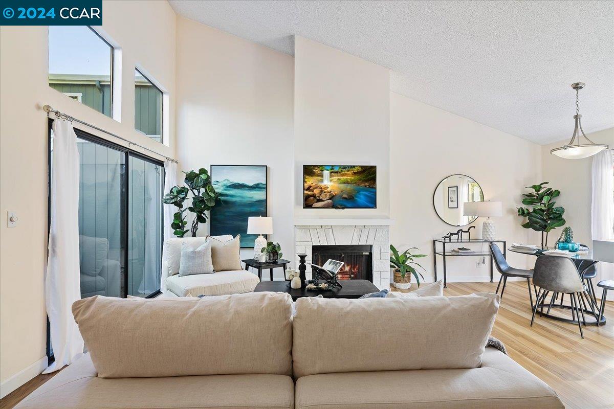 Photo #3: 41075724 Listing 