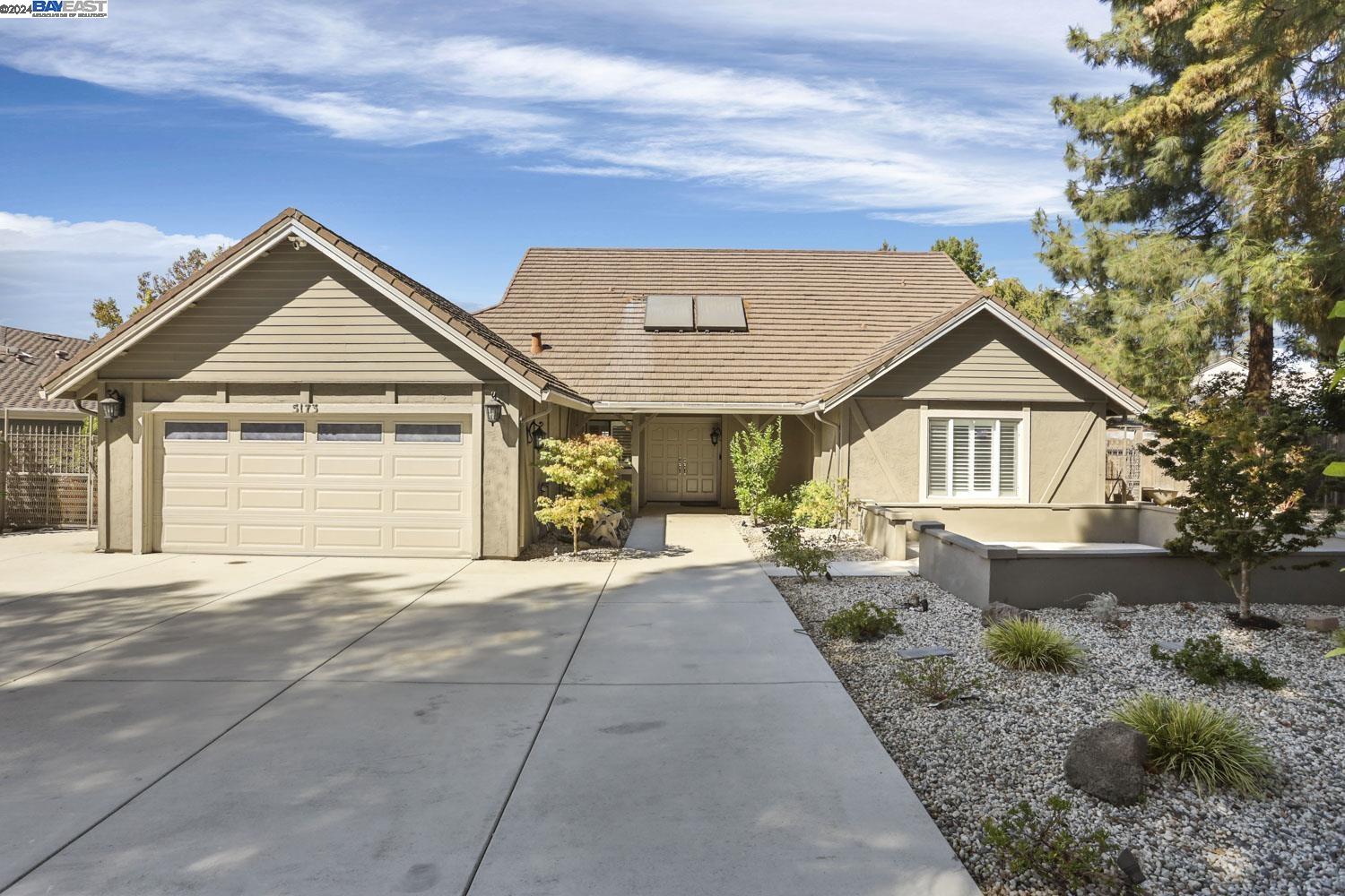 Detail Gallery Image 1 of 1 For 5173 Gadwall Circle, Stockton,  CA 95207-5330 - 4 Beds | 4 Baths