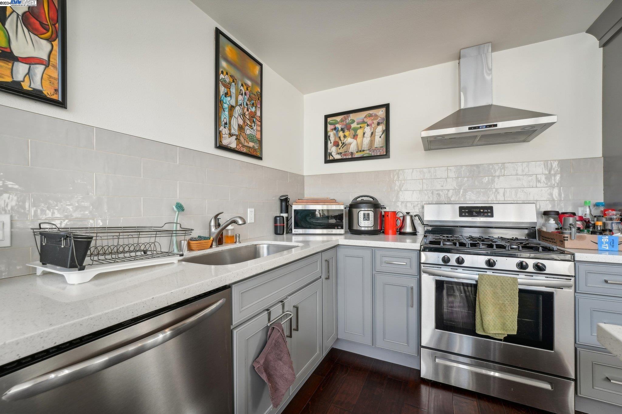 Detail Gallery Image 25 of 60 For 5408 Trask St, Oakland,  CA 94601 - 2 Beds | 2 Baths