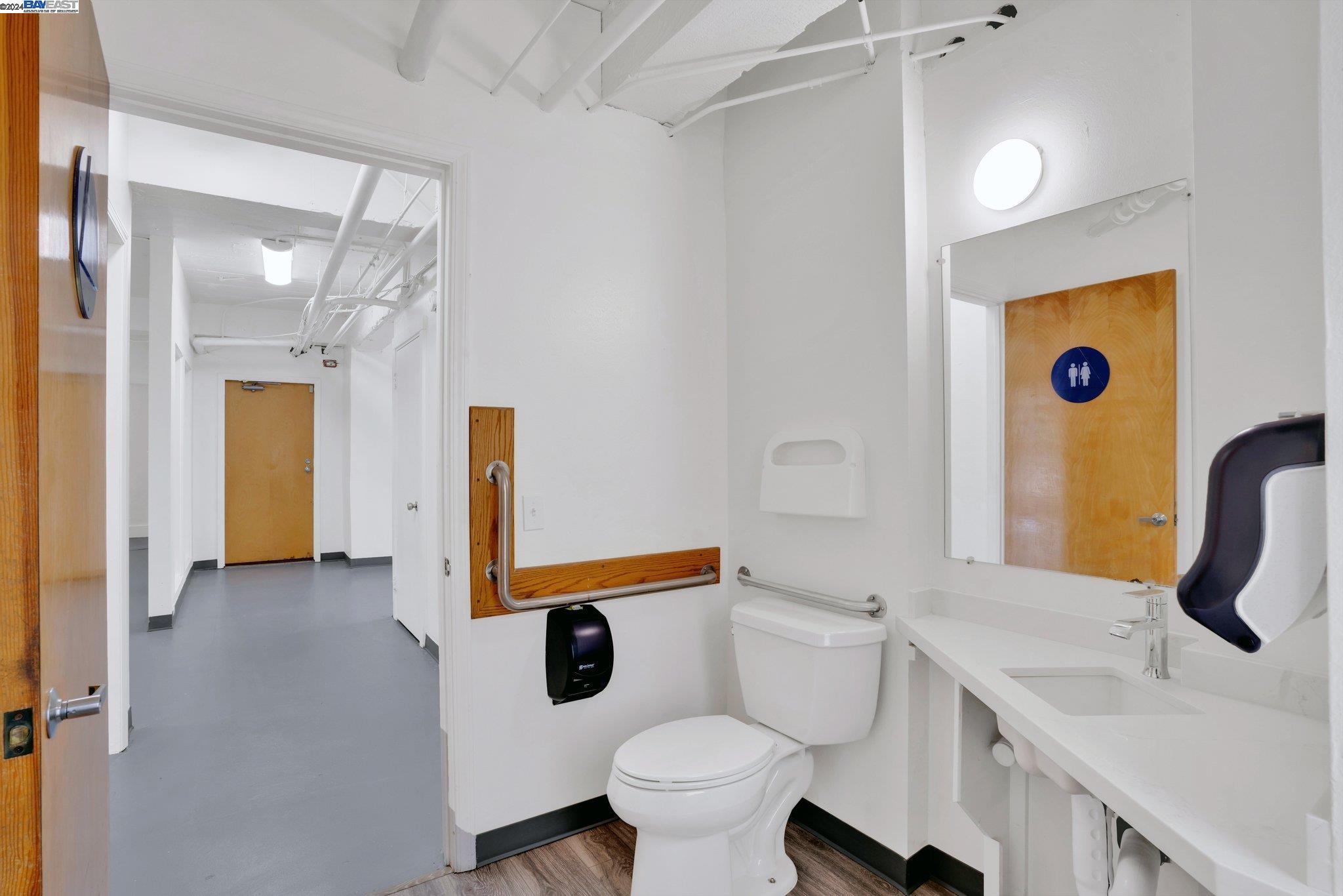 Detail Gallery Image 26 of 36 For , Oakland,  CA 94612 - – Beds | – Baths