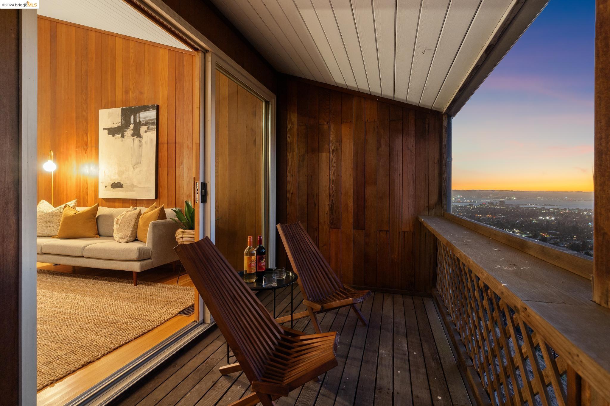 Detail Gallery Image 1 of 1 For 540 Dwight Pl, Berkeley,  CA 94704 - 4 Beds | 2/1 Baths