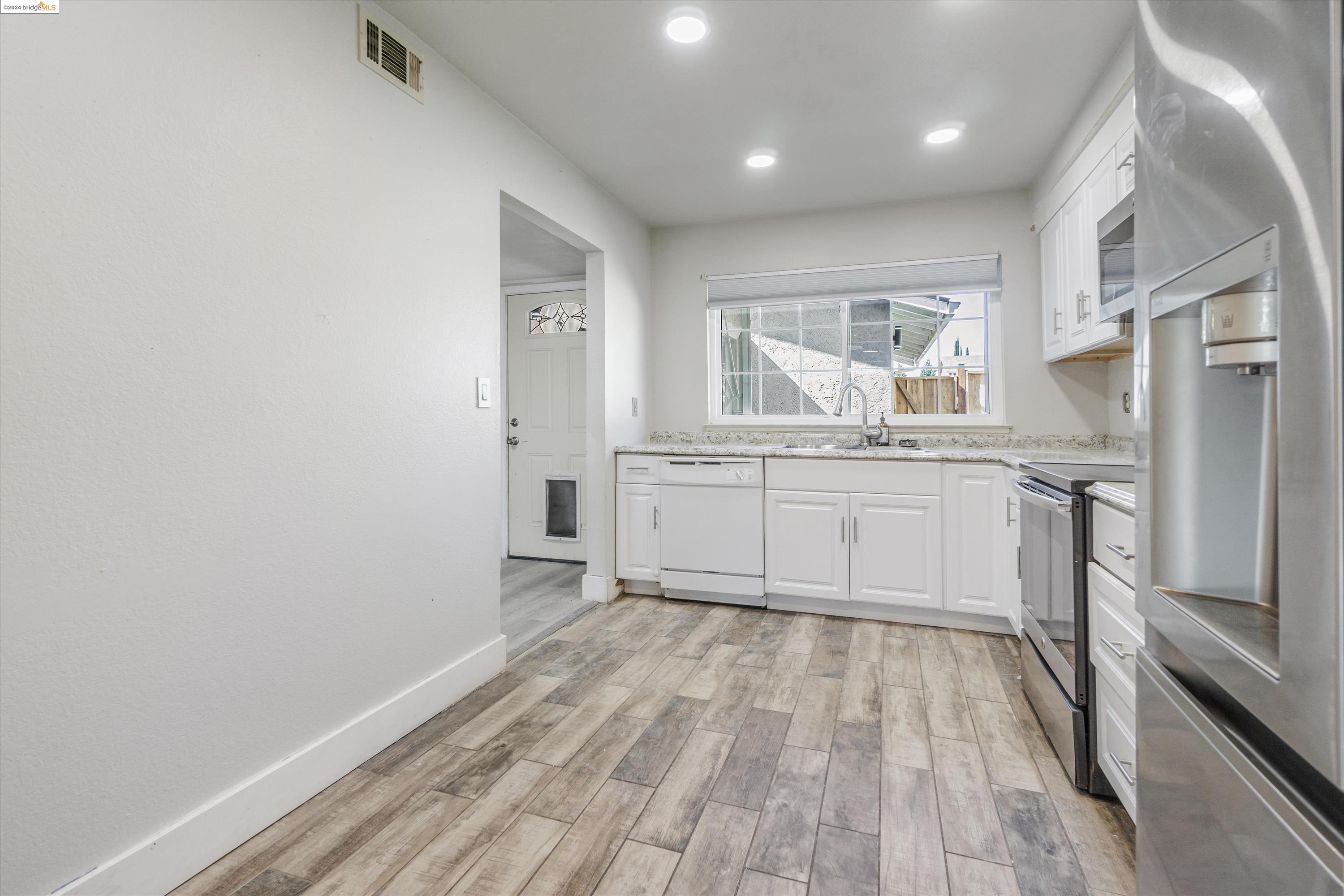 Detail Gallery Image 1 of 1 For 235 Summerfield Dr, Bay Point,  CA 94565 - 4 Beds | 2/1 Baths