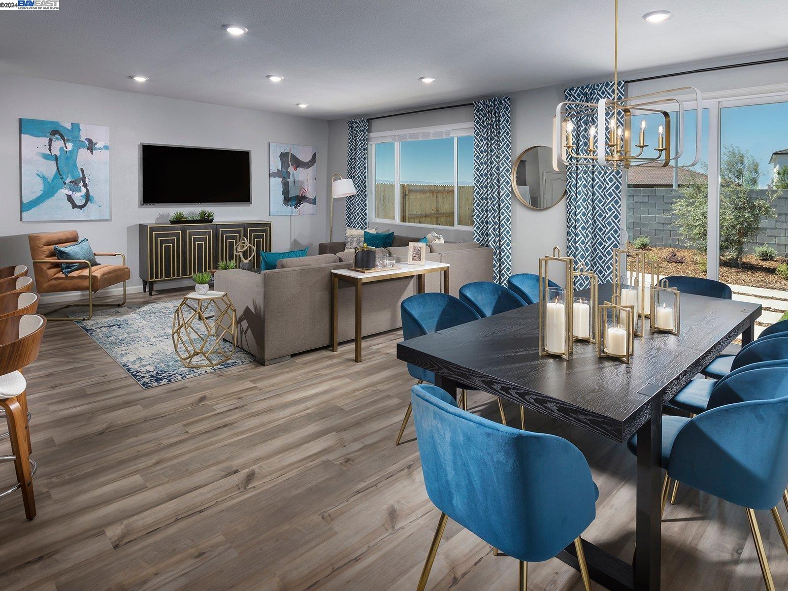 Detail Gallery Image 5 of 14 For 1732 Yukon Territory Ave, Manteca,  CA 95337 - 4 Beds | 2 Baths