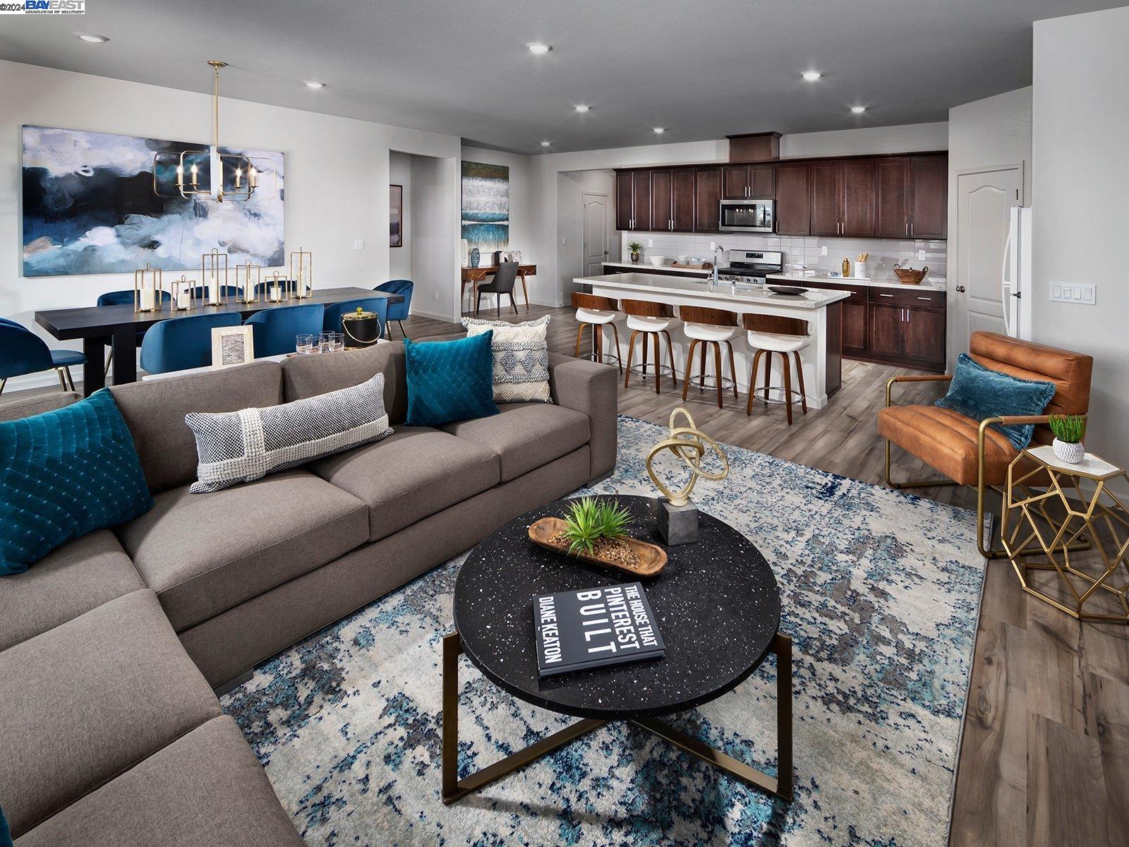 Detail Gallery Image 10 of 14 For 1732 Yukon Territory Ave, Manteca,  CA 95337 - 4 Beds | 2 Baths