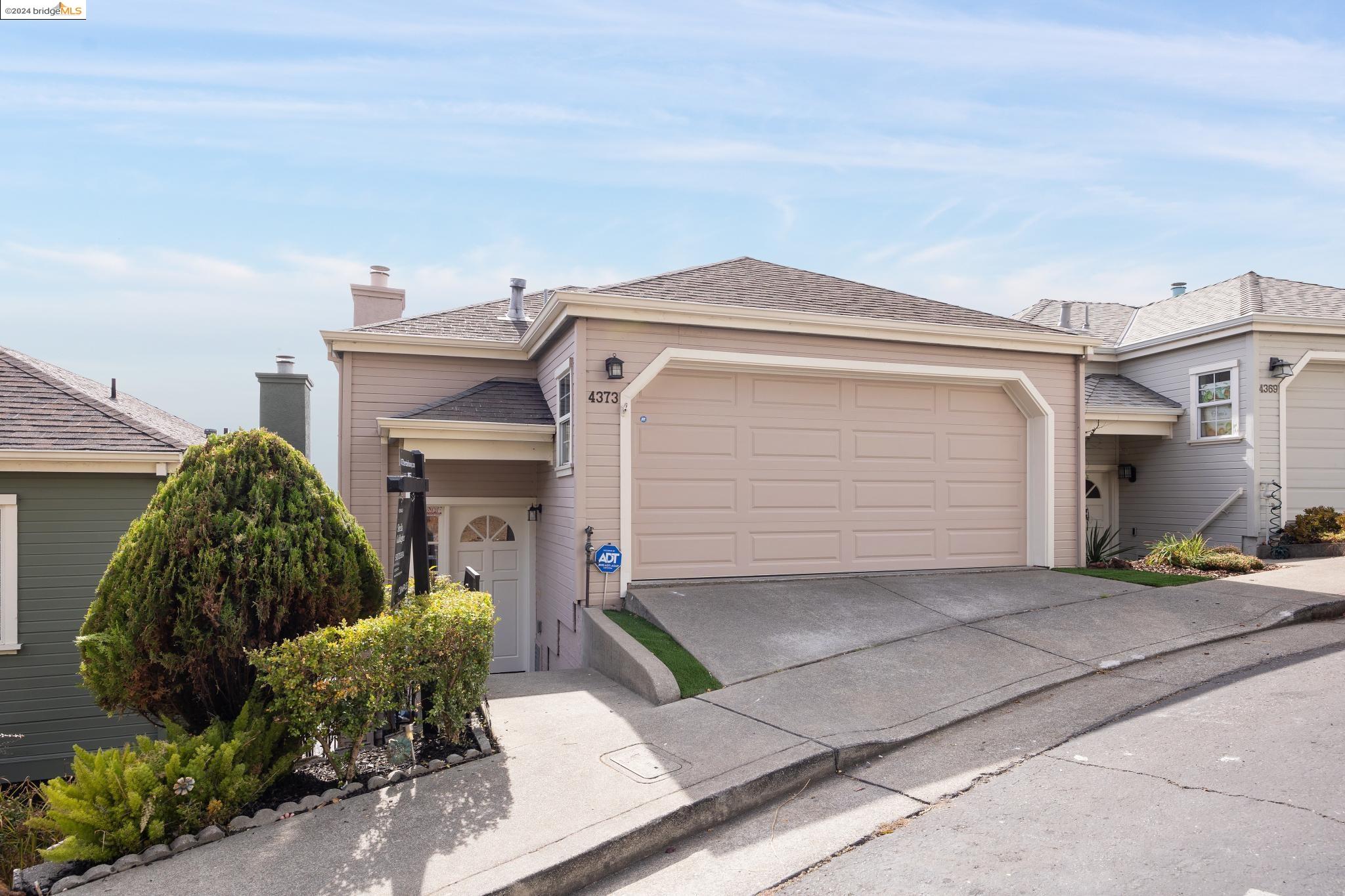 Detail Gallery Image 1 of 1 For 4373 Terrabella Way, Oakland,  CA 94619 - 3 Beds | 2/1 Baths