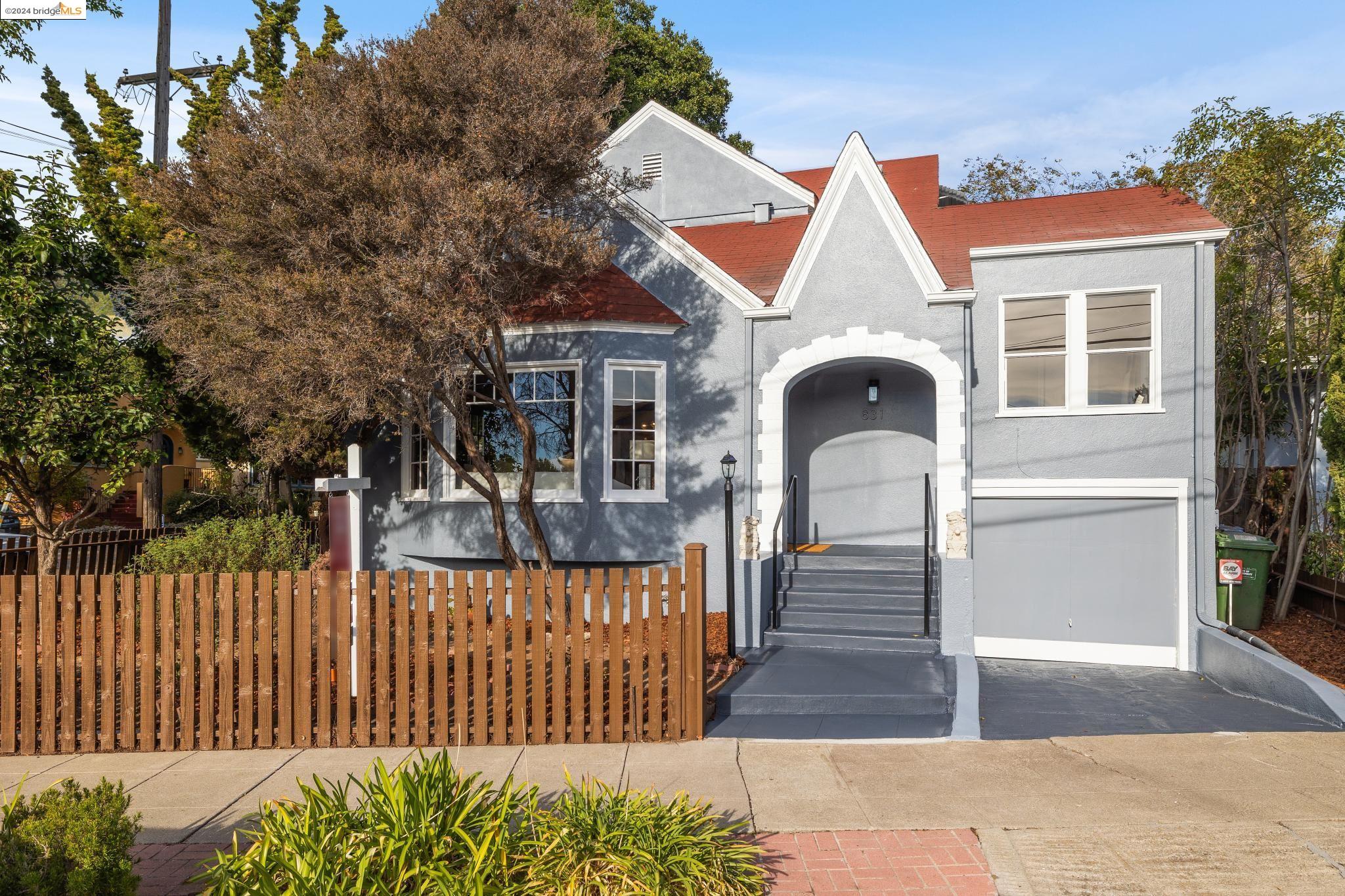 Detail Gallery Image 1 of 1 For 831 Ensenada Ave, Berkeley,  CA 94707 - 3 Beds | 2 Baths