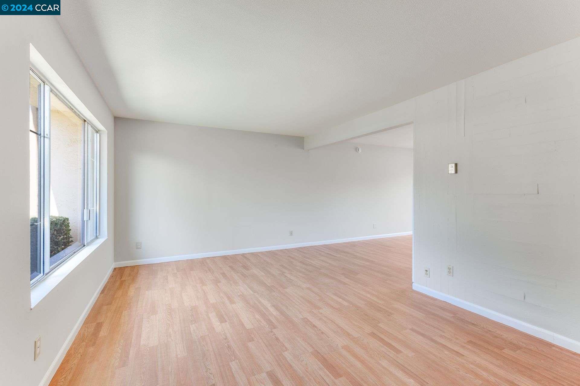 Photo #5: 41075990 Listing 