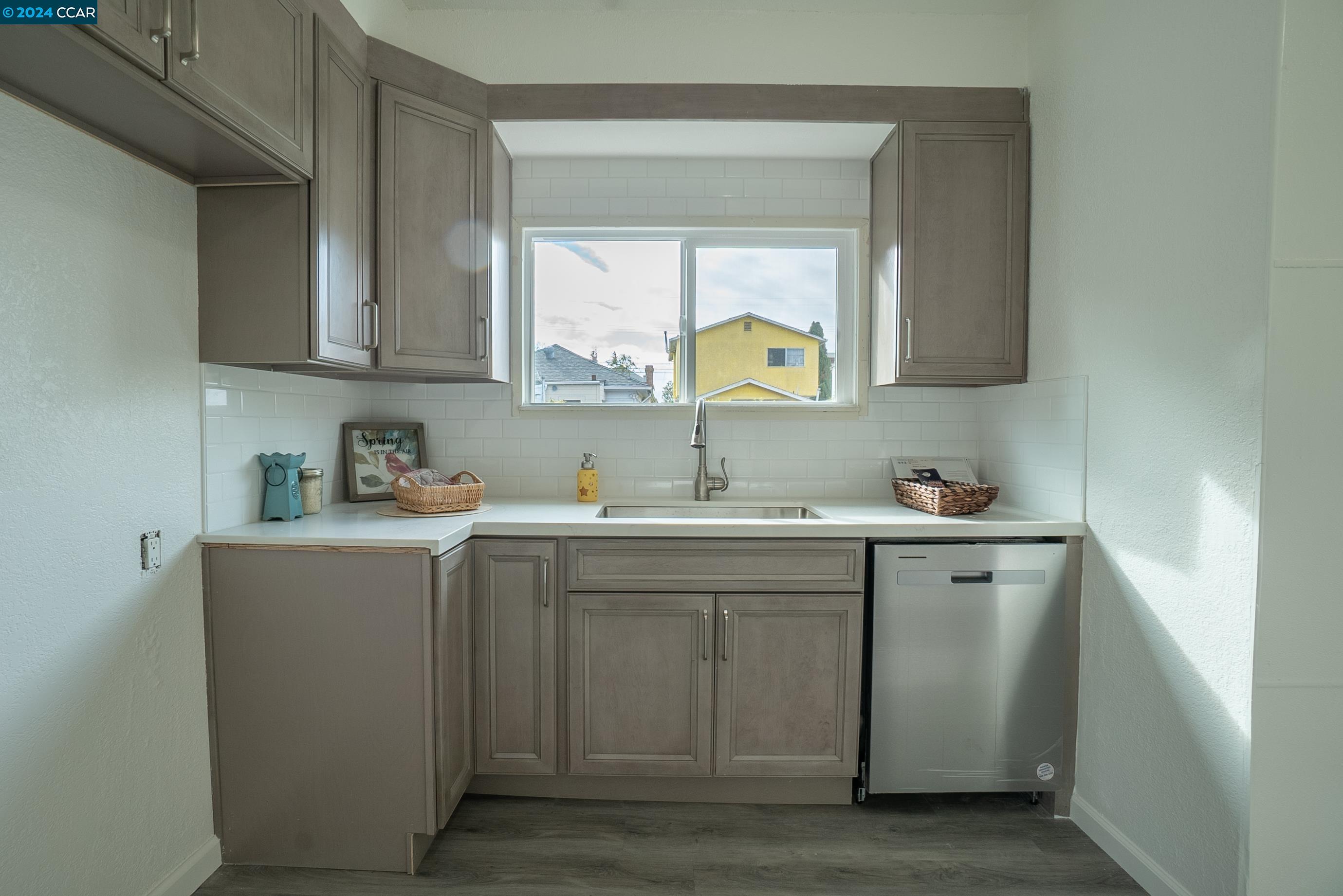 Detail Gallery Image 18 of 32 For 2709 California St, Berkeley,  CA 94703 - 2 Beds | 1 Baths