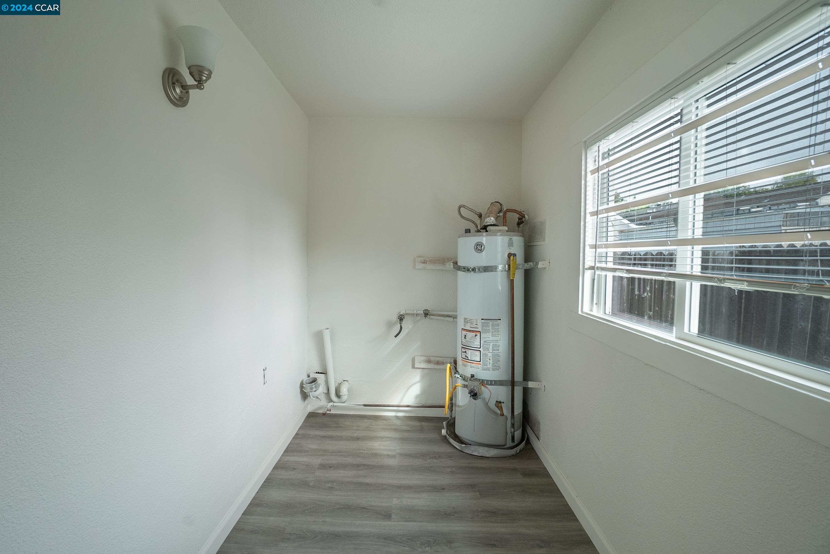 Detail Gallery Image 19 of 32 For 2709 California St, Berkeley,  CA 94703 - 2 Beds | 1 Baths