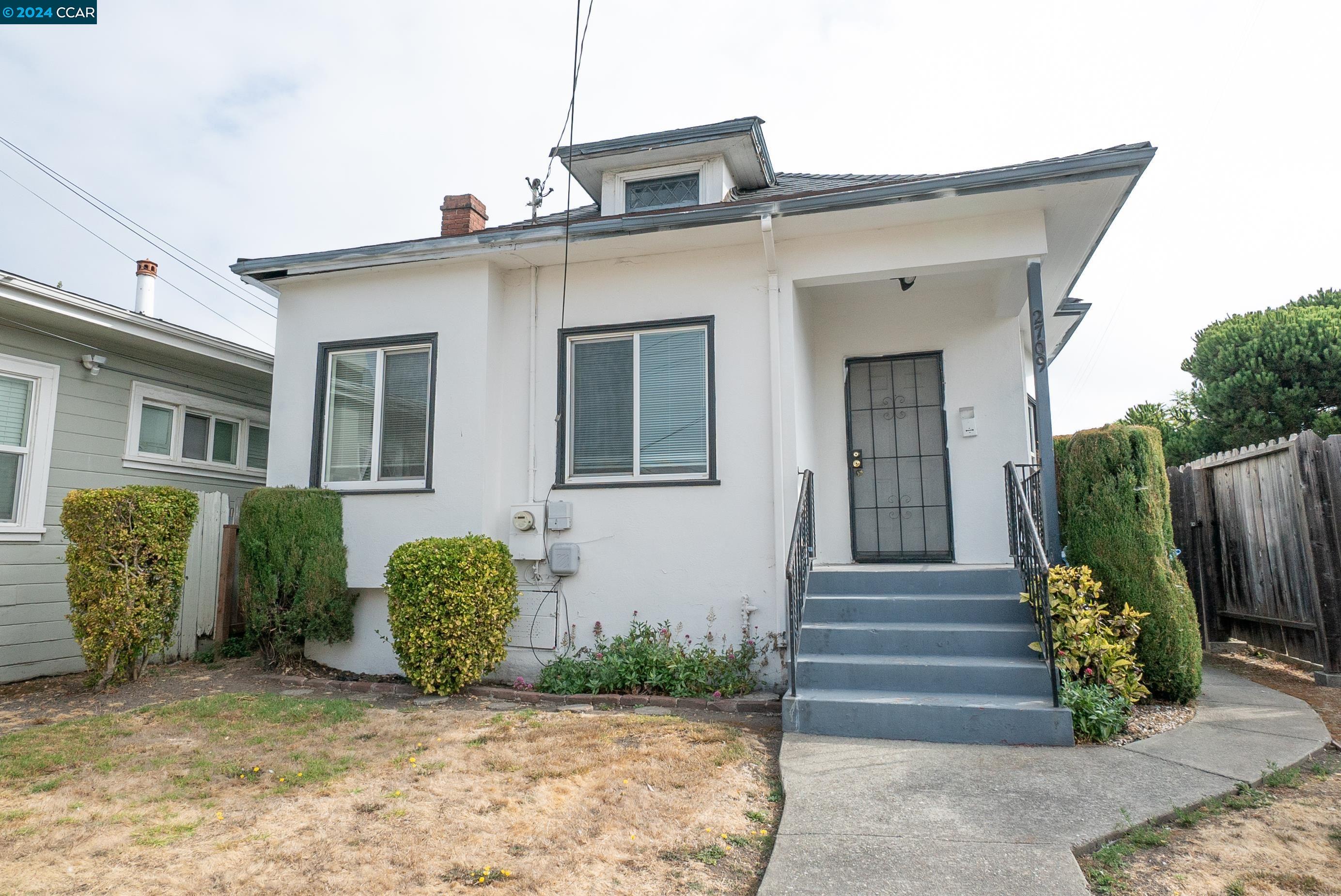 Detail Gallery Image 3 of 32 For 2709 California St, Berkeley,  CA 94703 - 2 Beds | 1 Baths