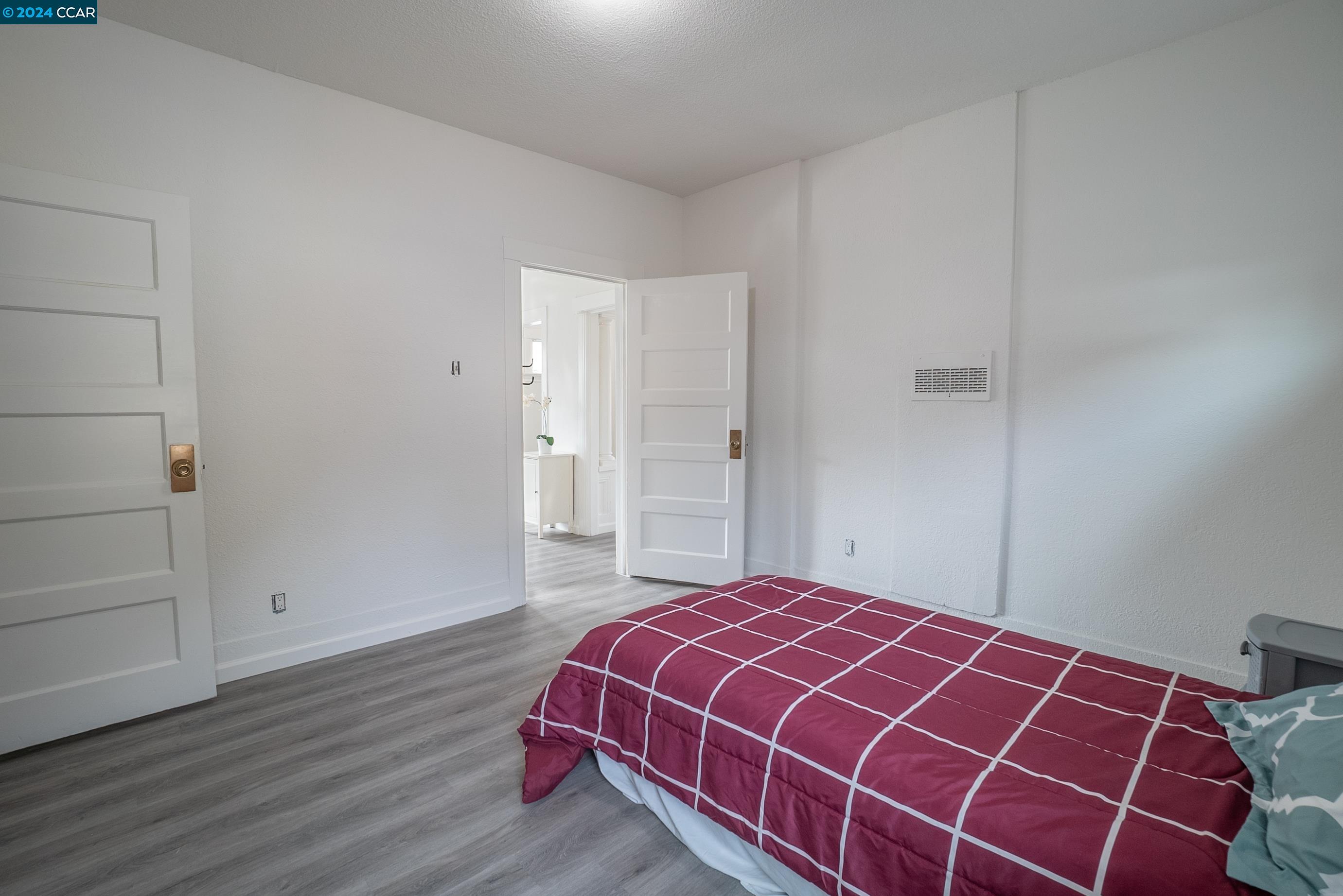 Detail Gallery Image 25 of 32 For 2709 California St, Berkeley,  CA 94703 - 2 Beds | 1 Baths