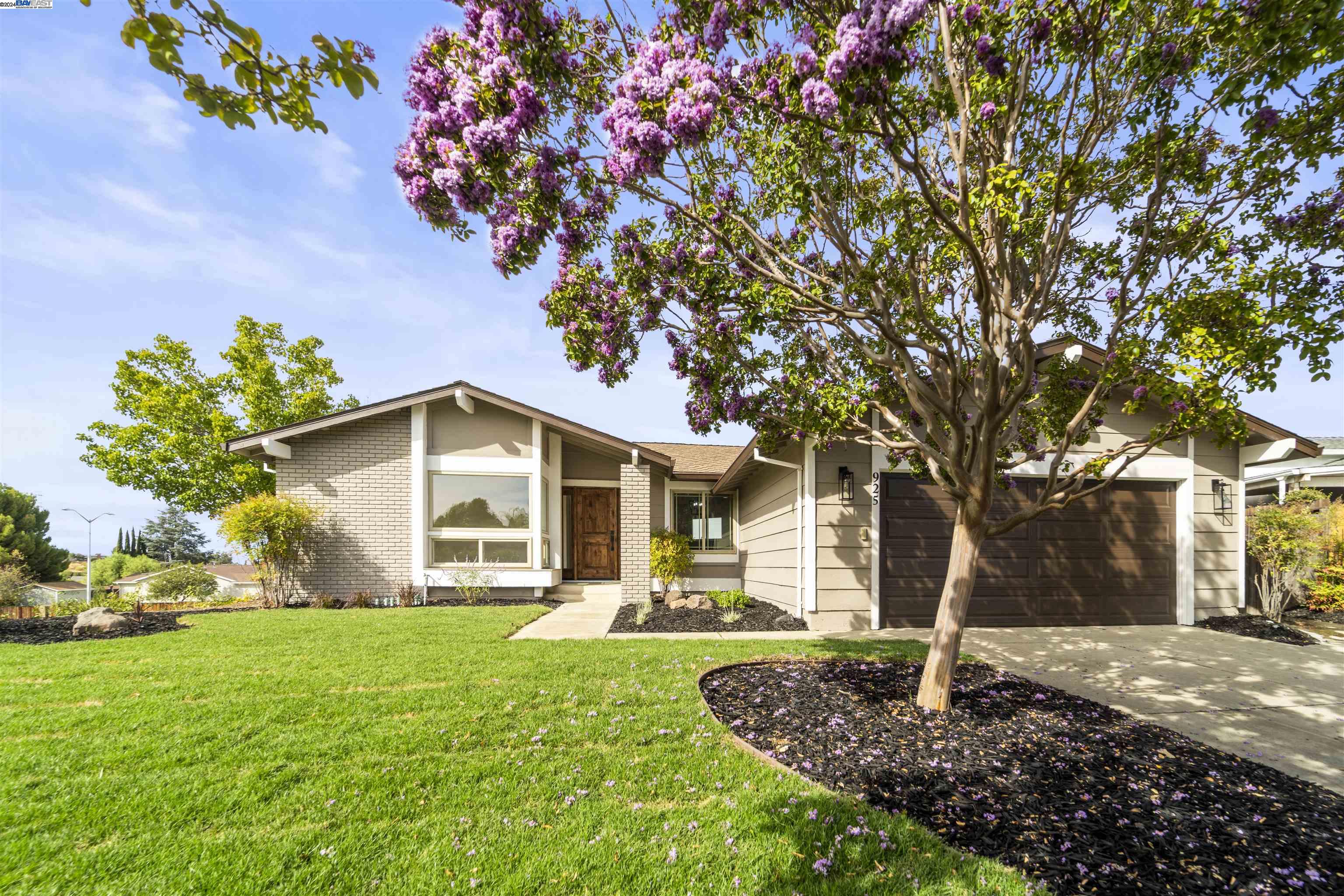Detail Gallery Image 1 of 1 For 925 Basalt Ct, Antioch,  CA 94509 - 3 Beds | 2 Baths