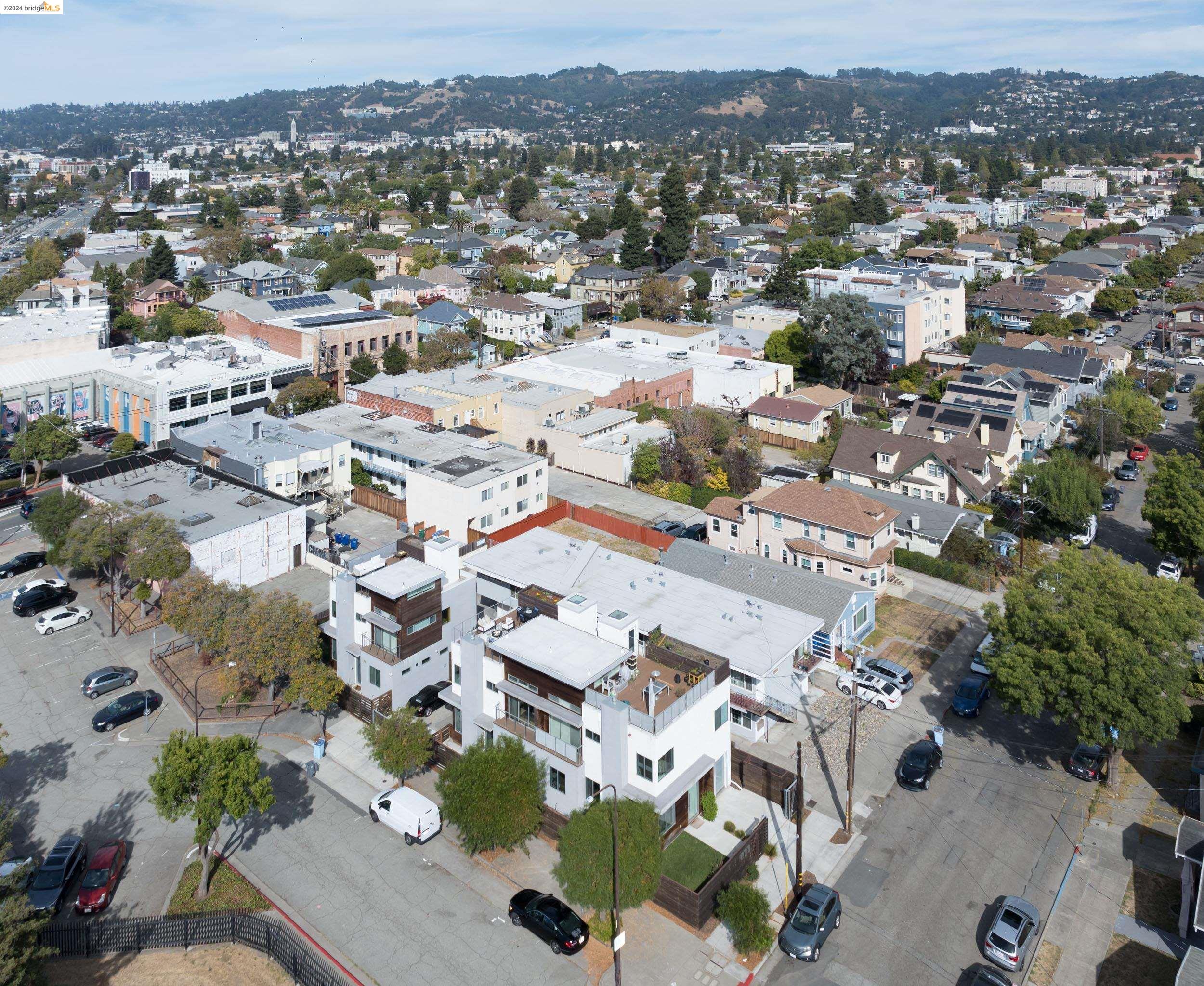 Detail Gallery Image 31 of 43 For 1811 63rd Street #B,  Berkeley,  CA 94703 - 3 Beds | 2/1 Baths