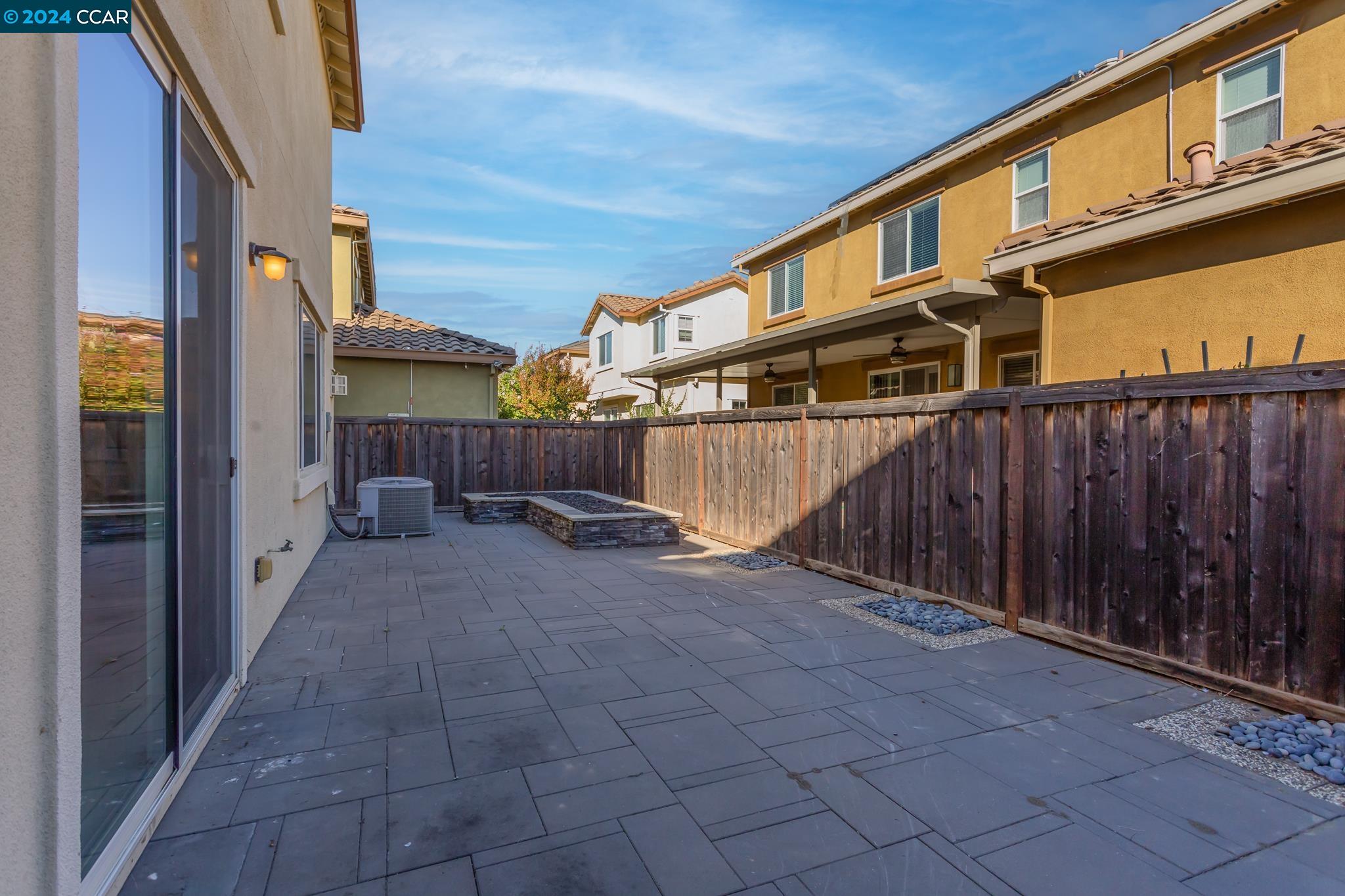 Detail Gallery Image 3 of 43 For 584 Del Mar Circle, Vacaville,  CA 95688 - 4 Beds | 2/1 Baths