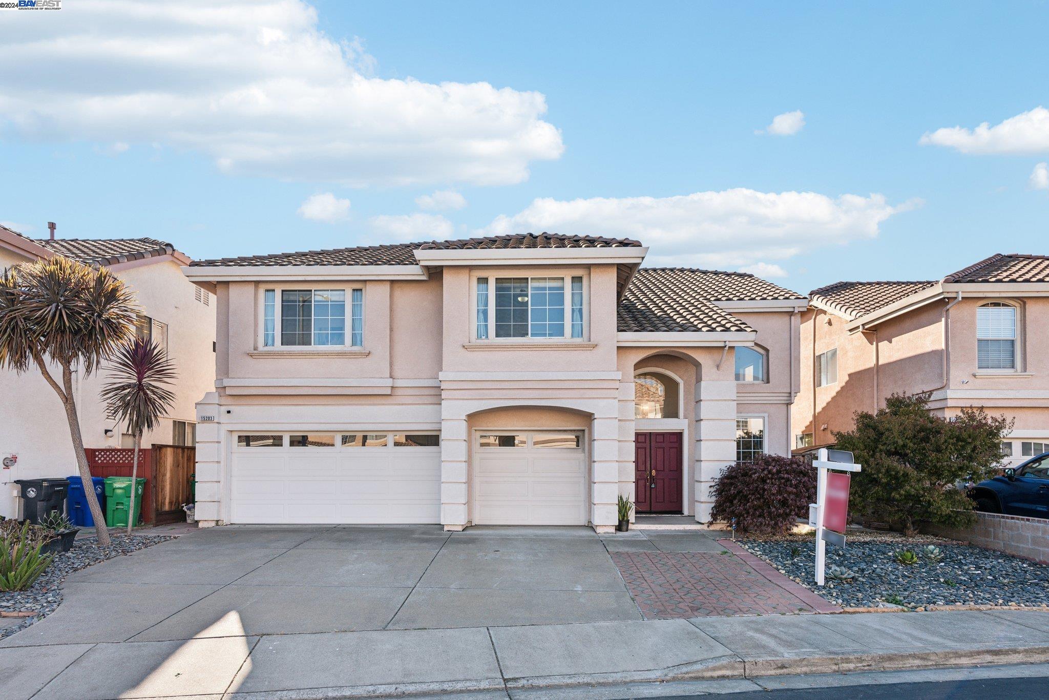 Detail Gallery Image 1 of 1 For 15203 Shining Star Ln, San Leandro,  CA 94579-1974 - 5 Beds | 3/1 Baths