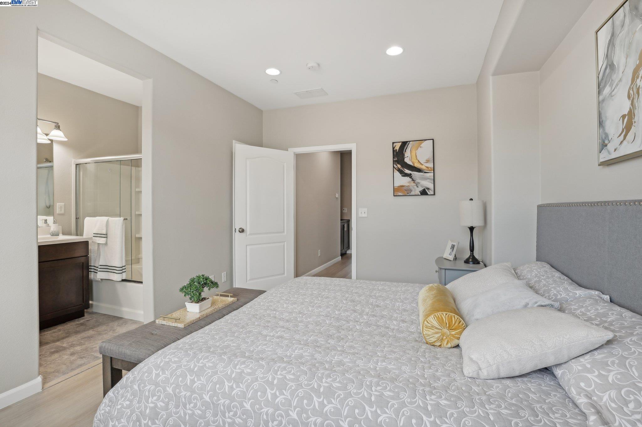 Detail Gallery Image 24 of 36 For 1221 George Cir, Hayward,  CA 94541 - 3 Beds | 2/1 Baths