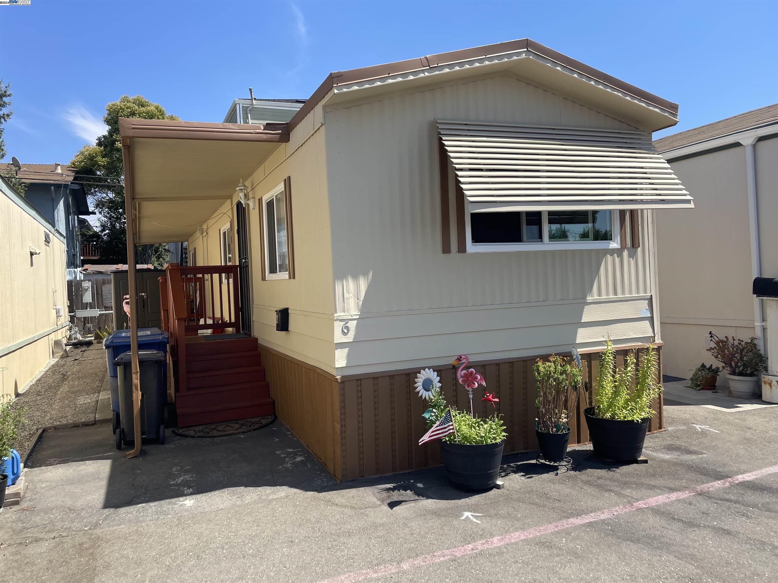 Detail Gallery Image 1 of 1 For 3998 Castro Valley Blvd Spc 6,  Castro Valley,  CA 94546 - 1 Beds | 1 Baths