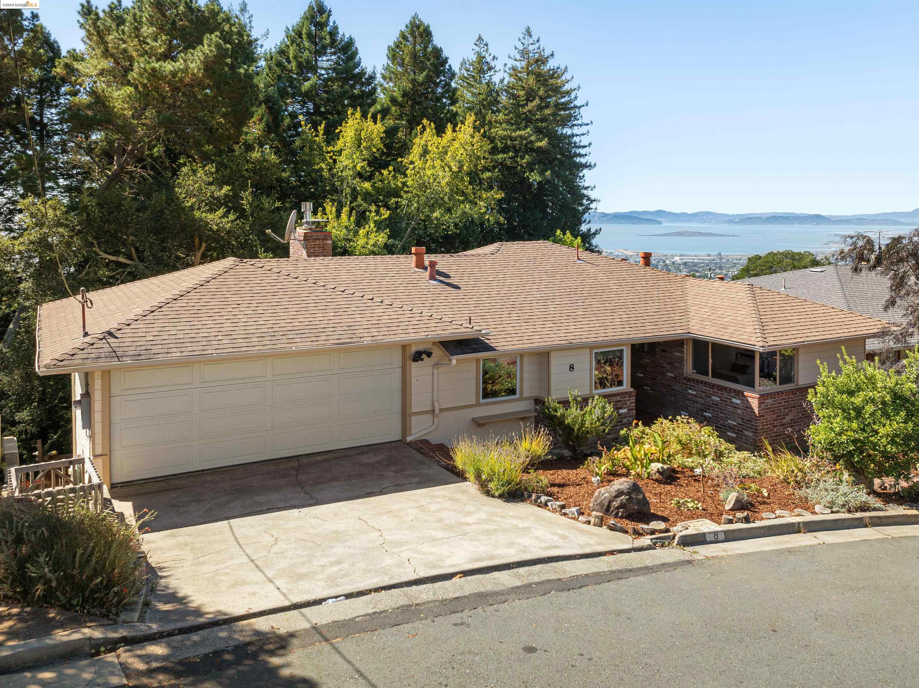 Detail Gallery Image 1 of 1 For 8 Kerr Ave, Kensington,  CA 94707 - 3 Beds | 2 Baths