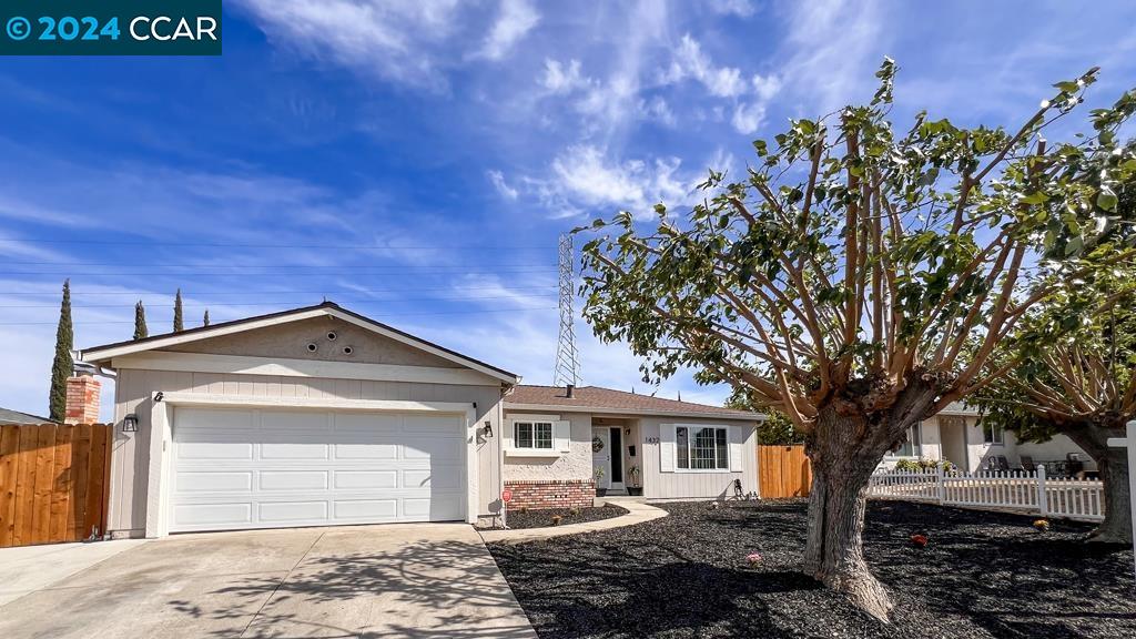 Detail Gallery Image 1 of 1 For 1432 Springhill Dr, Pittsburg,  CA 94565 - 4 Beds | 2 Baths