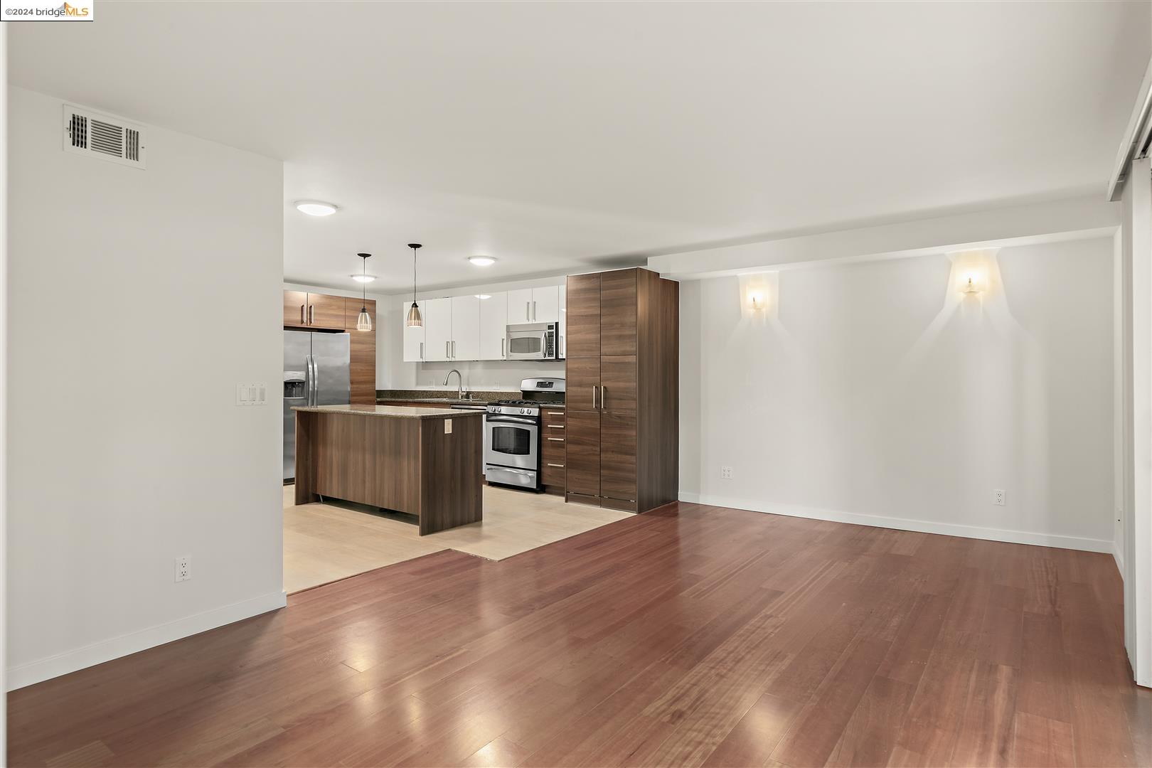 Detail Gallery Image 11 of 49 For 2130 Mountain Blvd #101,  Oakland,  CA 94611 - 2 Beds | 1 Baths