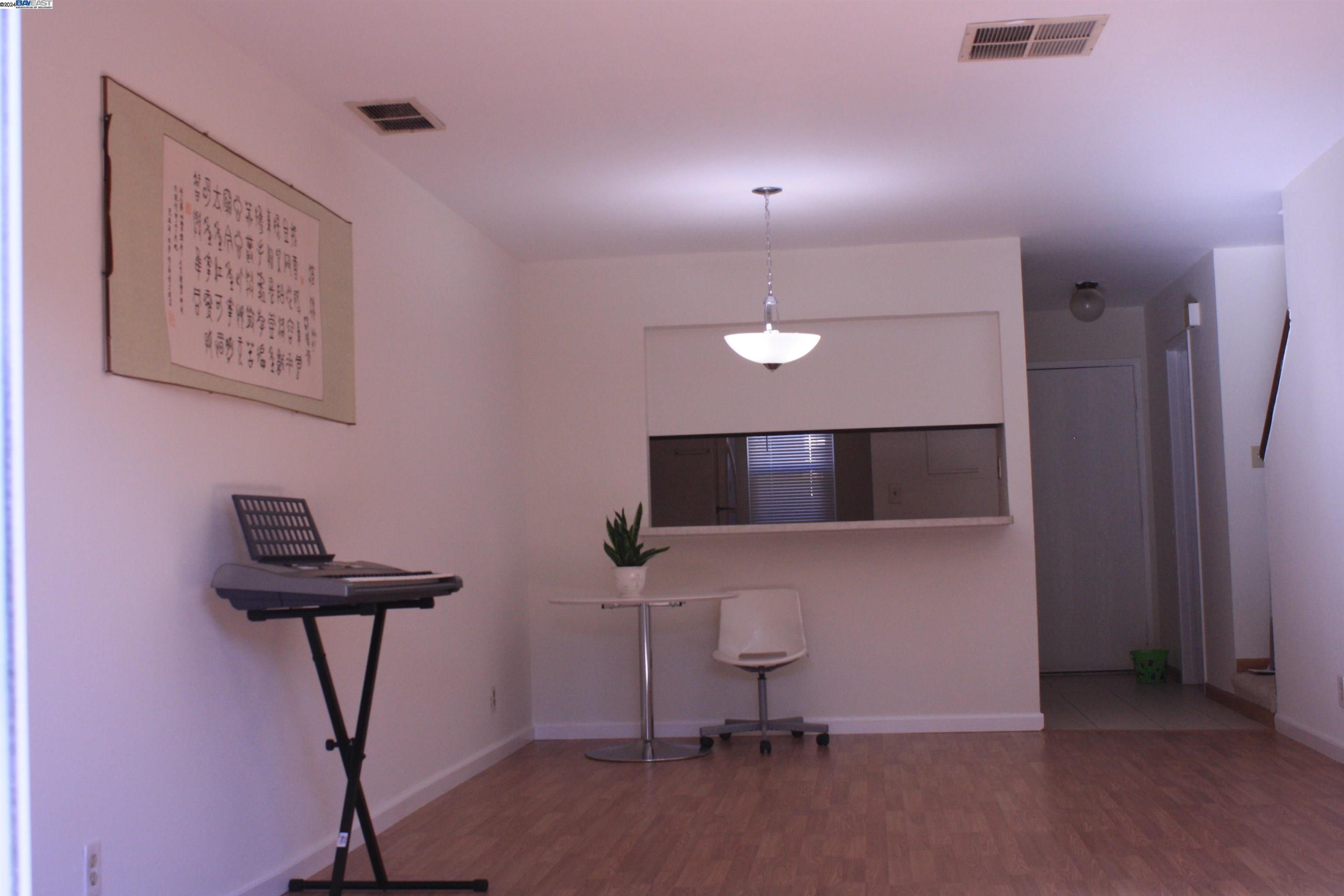 Photo #4: 41076236 Listing: Photo #4