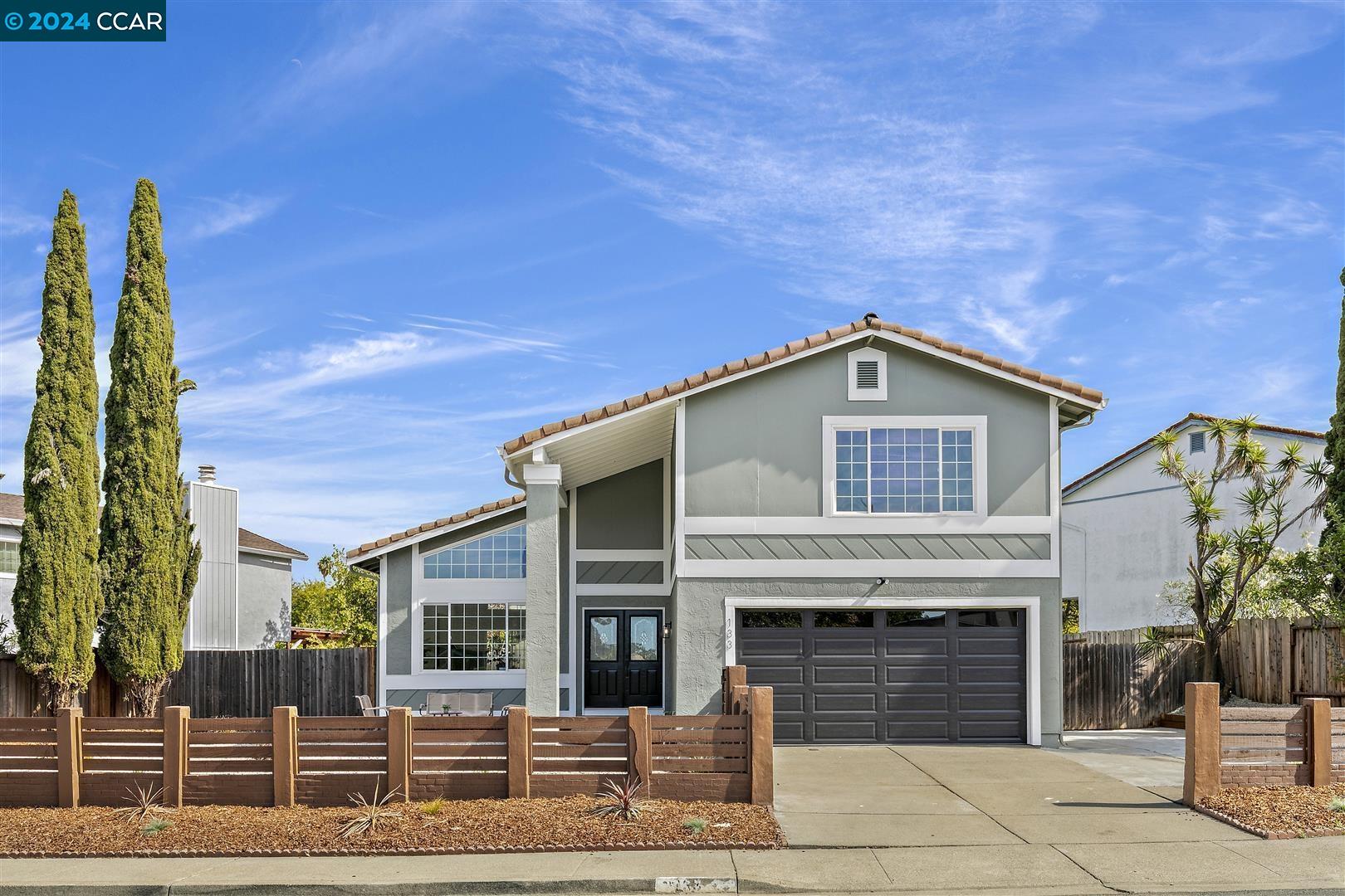Detail Gallery Image 1 of 1 For 133 Eagle Ct, Hercules,  CA 94547 - 4 Beds | 2/1 Baths