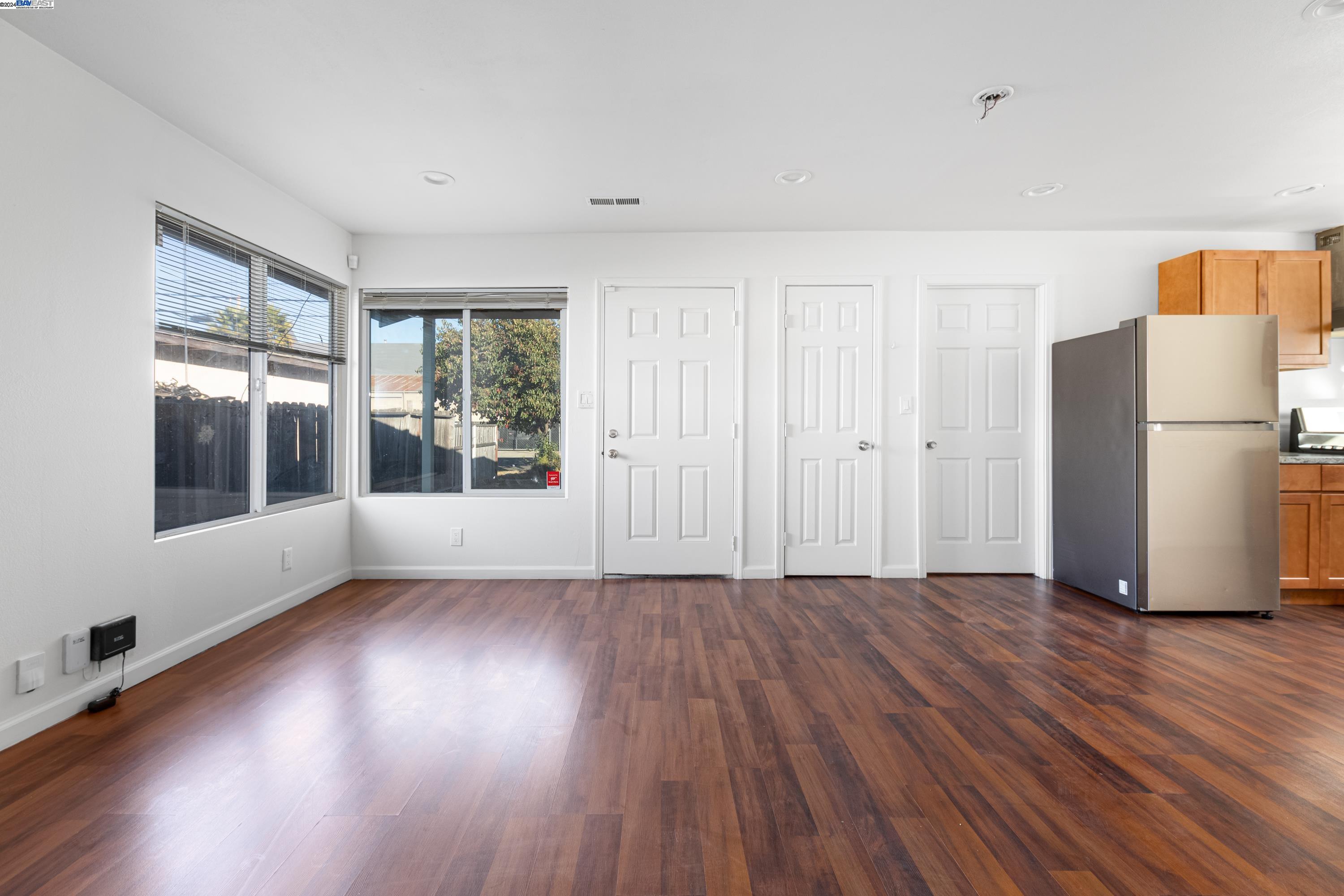 Detail Gallery Image 5 of 23 For 117 S 4th, Richmond,  CA 94804 - 4 Beds | 2 Baths