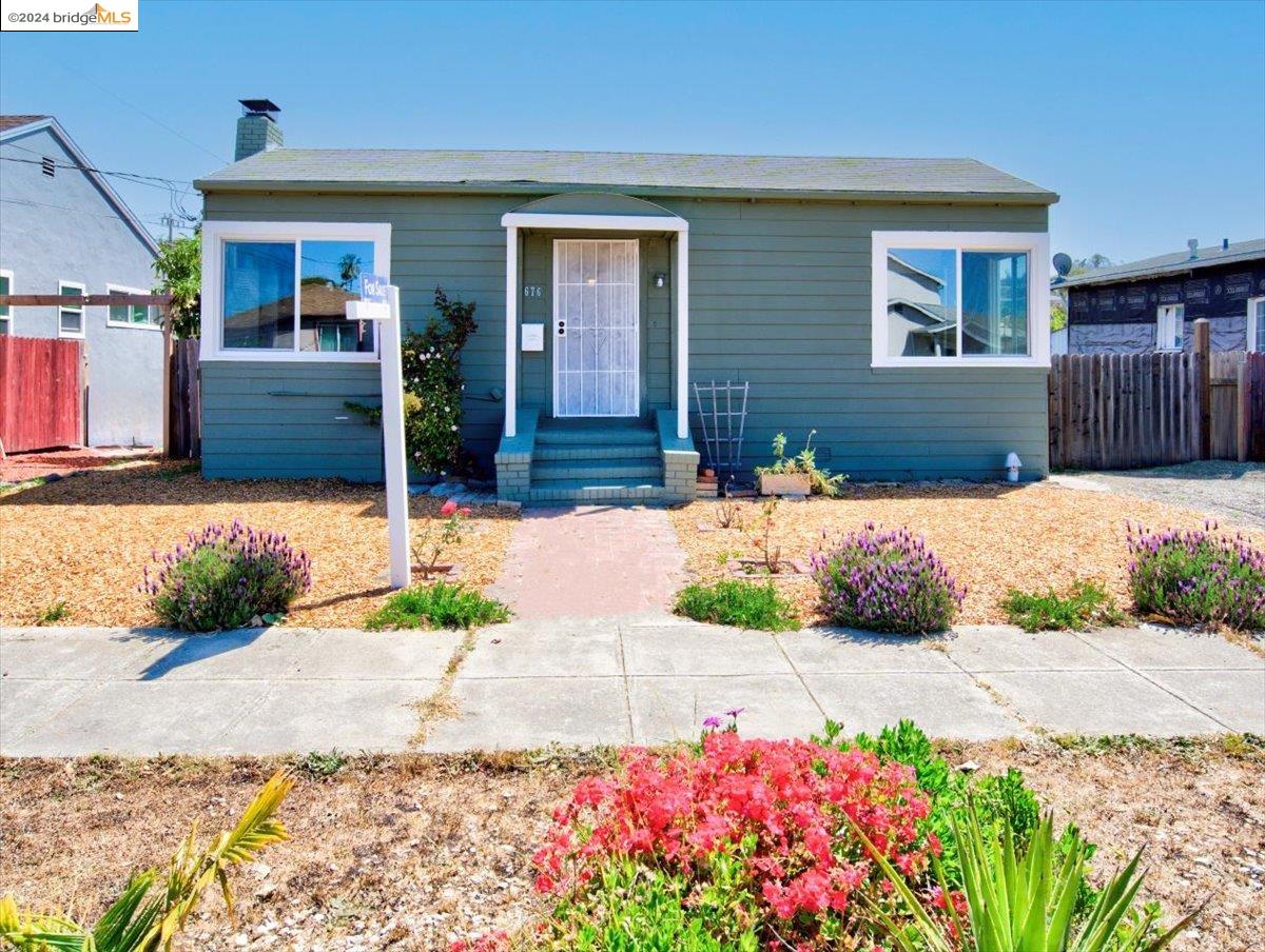 Detail Gallery Image 1 of 1 For 676 Mclaughlin St, Richmond,  CA 94805 - 3 Beds | 1/1 Baths