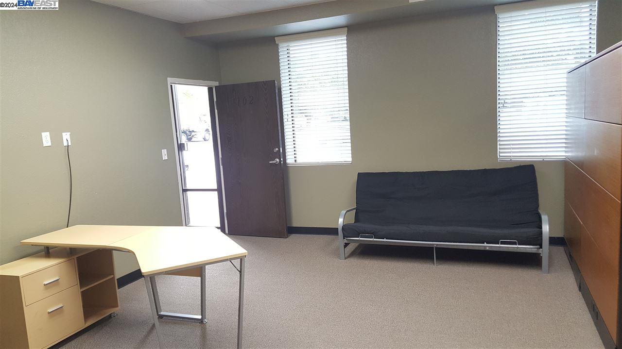 Detail Gallery Image 5 of 19 For 4047 1st St 102, Livermore,  CA 94551 - – Beds | – Baths