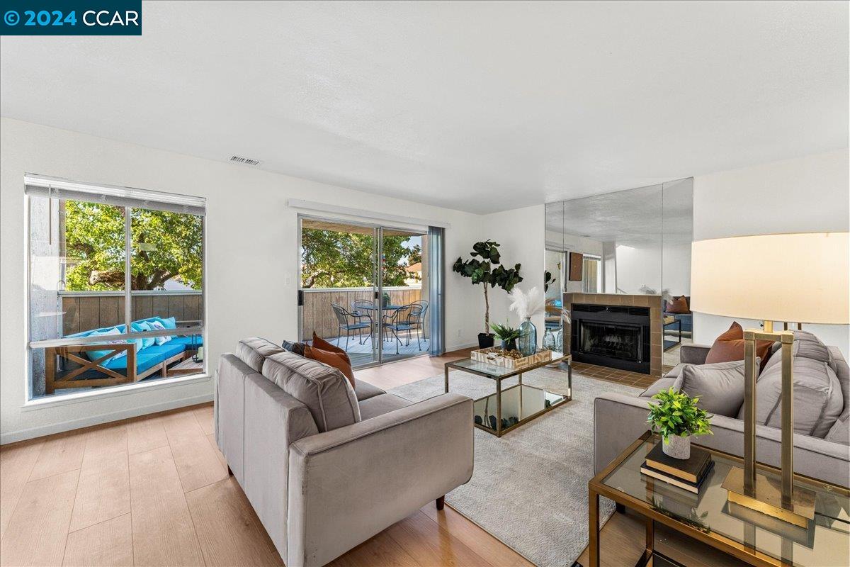 Detail Gallery Image 1 of 1 For 2121 Vale Rd #59,  San Pablo,  CA 94806 - 3 Beds | 3 Baths