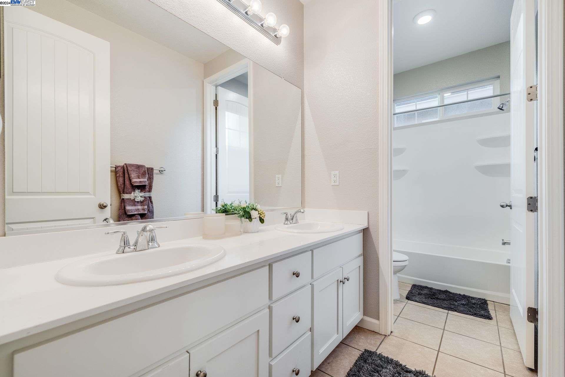 Detail Gallery Image 24 of 31 For 34 Belle Harbor Cir, Pittsburg,  CA 94565 - 4 Beds | 2/1 Baths