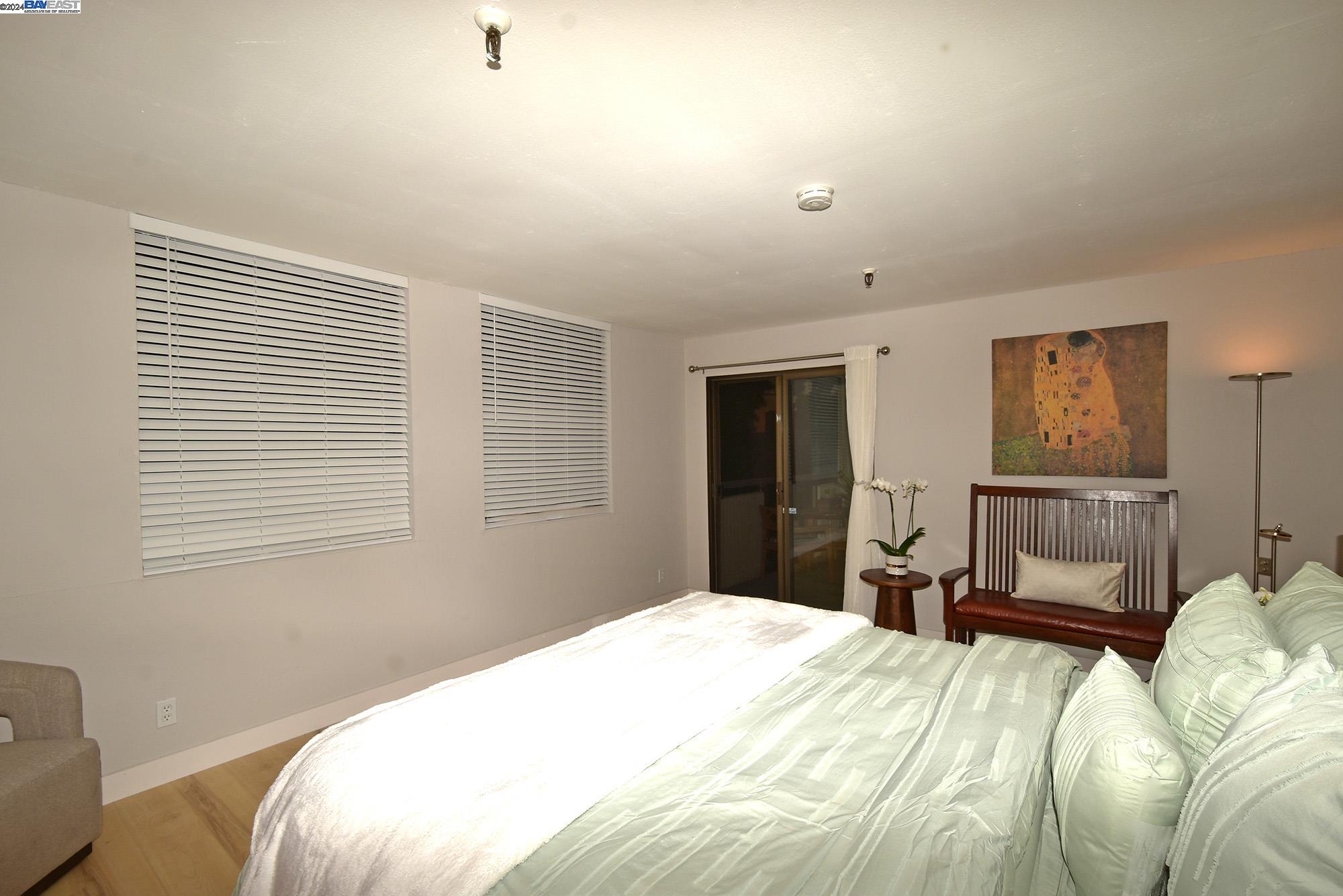 Detail Gallery Image 22 of 38 For 303 Adams St #109,  Oakland,  CA 94610 - 2 Beds | 2 Baths