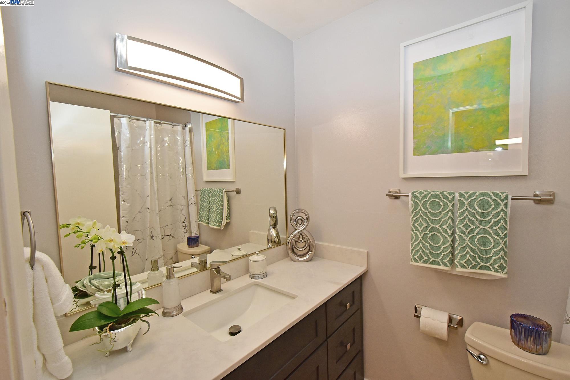 Detail Gallery Image 25 of 38 For 303 Adams St #109,  Oakland,  CA 94610 - 2 Beds | 2 Baths