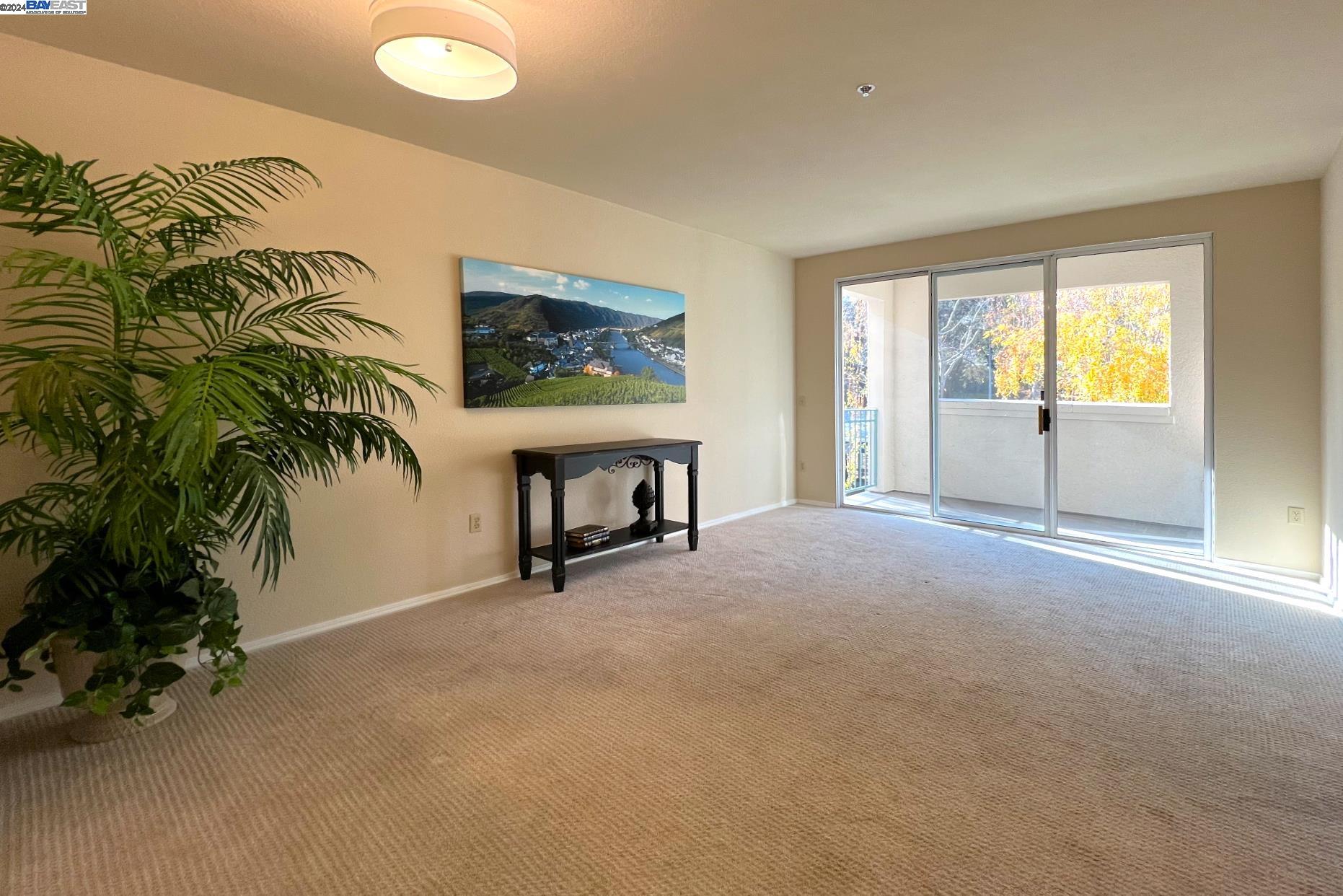 MLS: 41076408 Condo For Sale