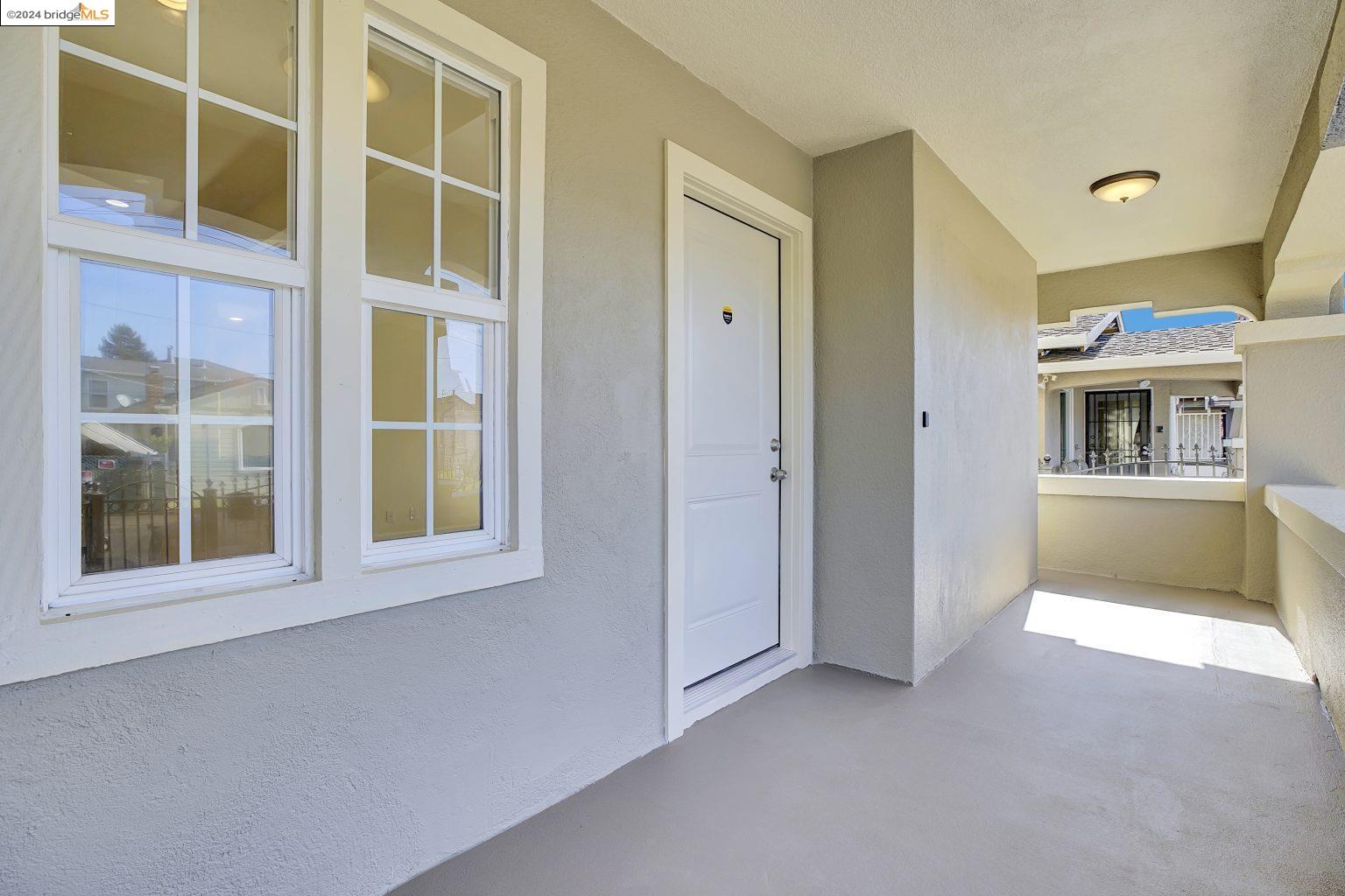 Detail Gallery Image 3 of 59 For 2422 57th Ave, Oakland,  CA 94605 - 6 Beds | 2 Baths