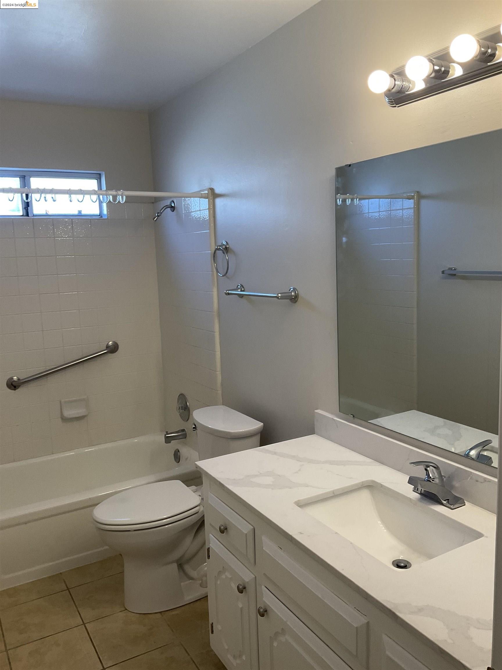 Detail Gallery Image 8 of 12 For 3400 Serpentine Drive, Antioch,  CA 94509 - 4 Beds | 2 Baths