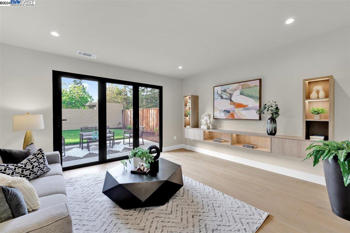 Detail Gallery Image 22 of 60 For 240 Wilton Ave, Palo Alto,  CA 94306 - 4 Beds | 4 Baths