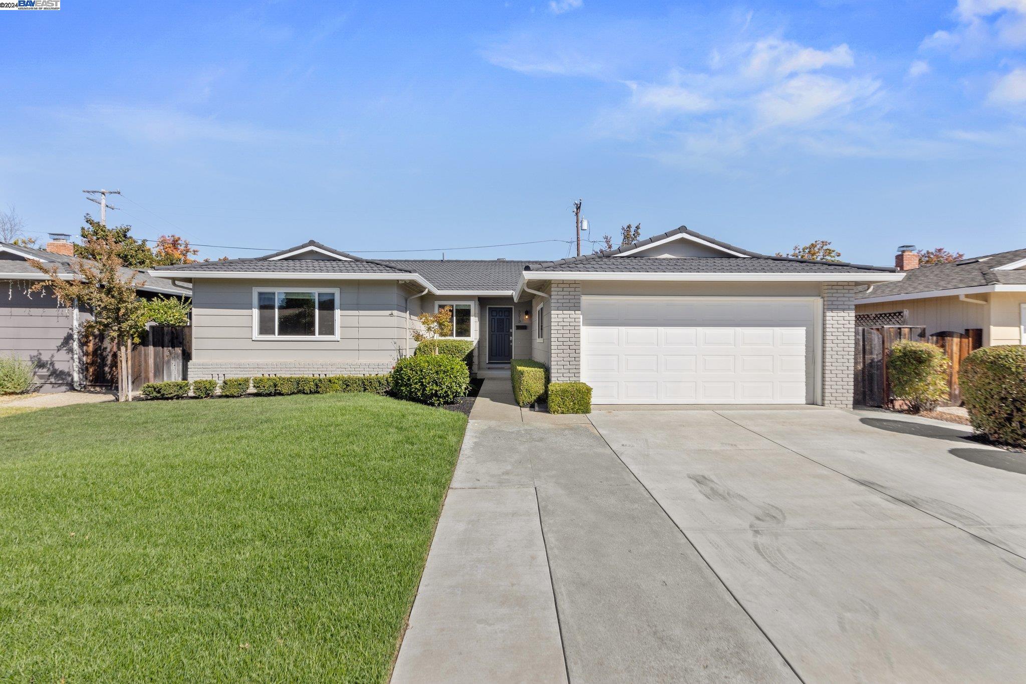 Detail Gallery Image 1 of 1 For 5573 Glenoak Ct, San Jose,  CA 95129 - 4 Beds | 2/1 Baths