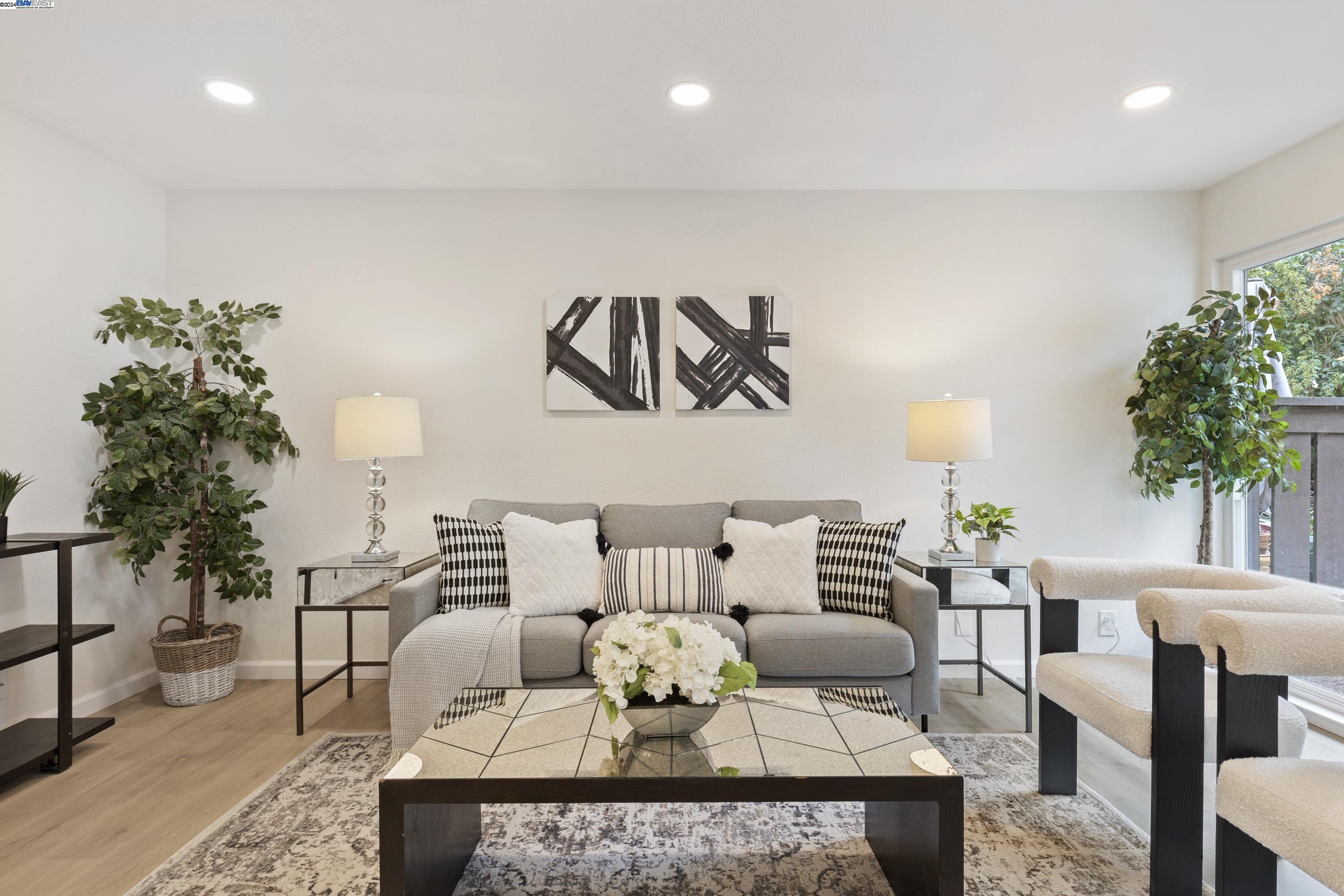 Photo #2: 41076700 Listing 