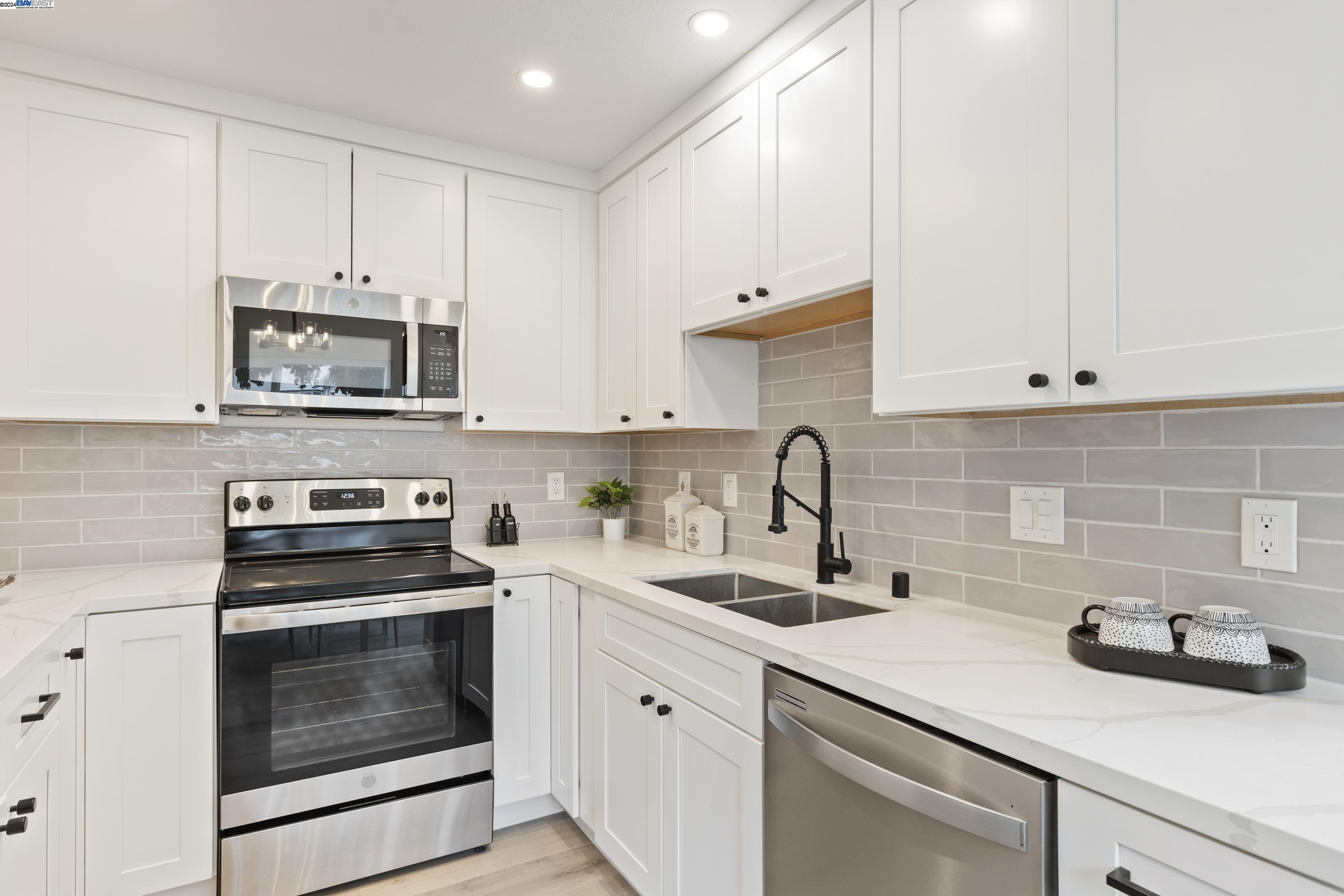 Photo #6: 41076700 Listing 