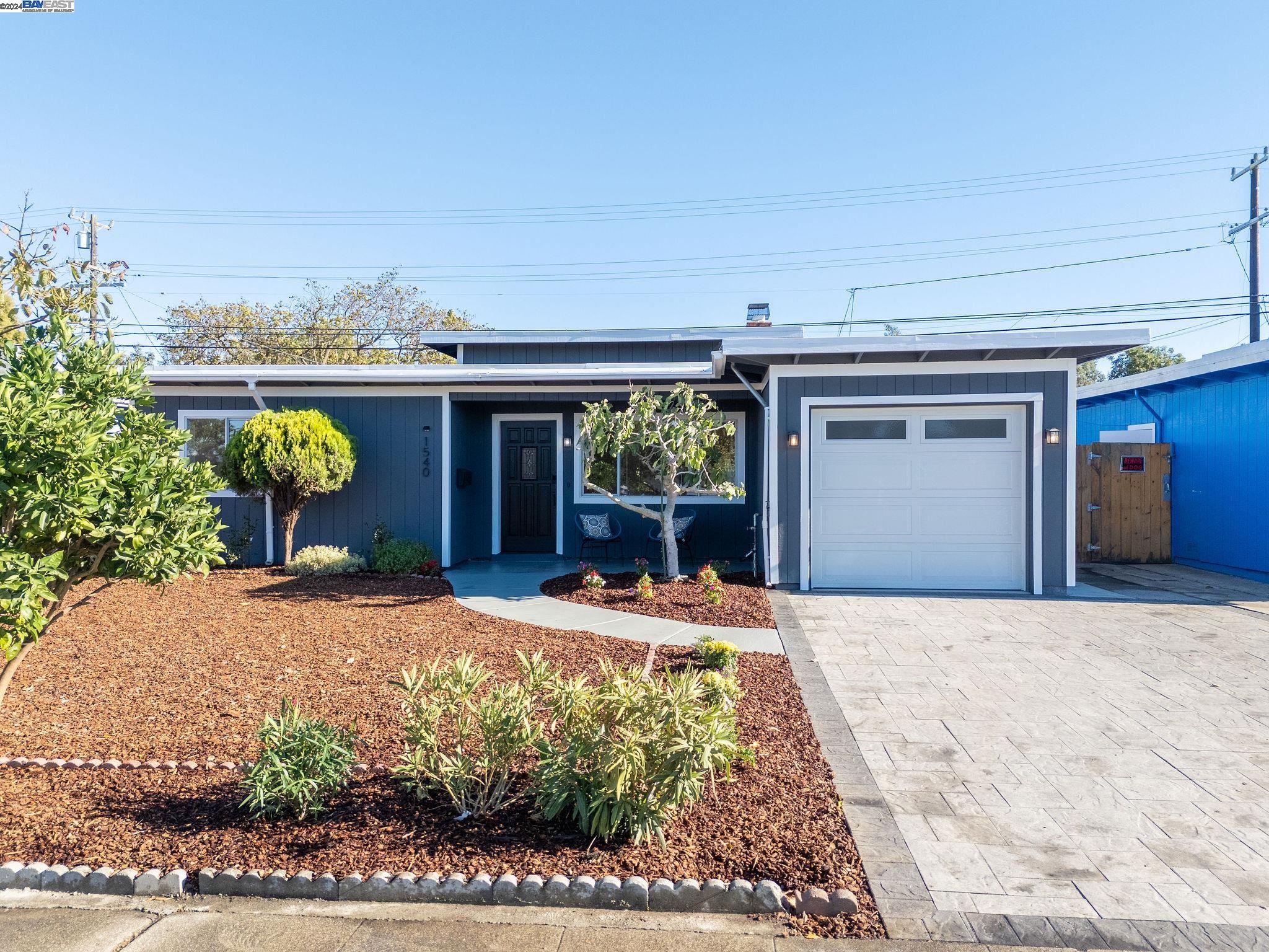 Detail Gallery Image 1 of 1 For 1540 Newbridge Ave., San Mateo,  CA 94401 - 3 Beds | 2 Baths