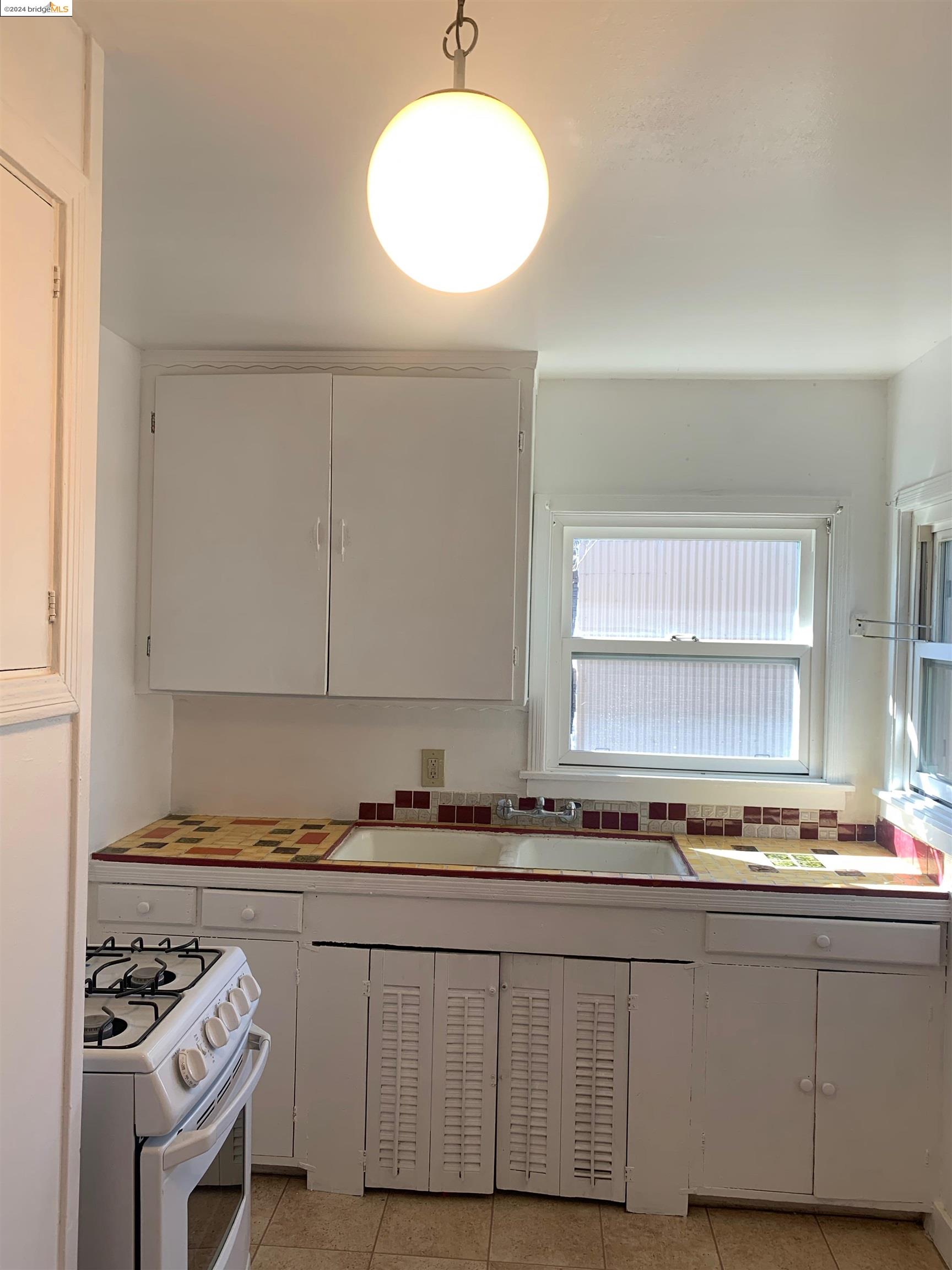 Detail Gallery Image 24 of 27 For 1028 61st St, Oakland,  CA 94608 - – Beds | – Baths