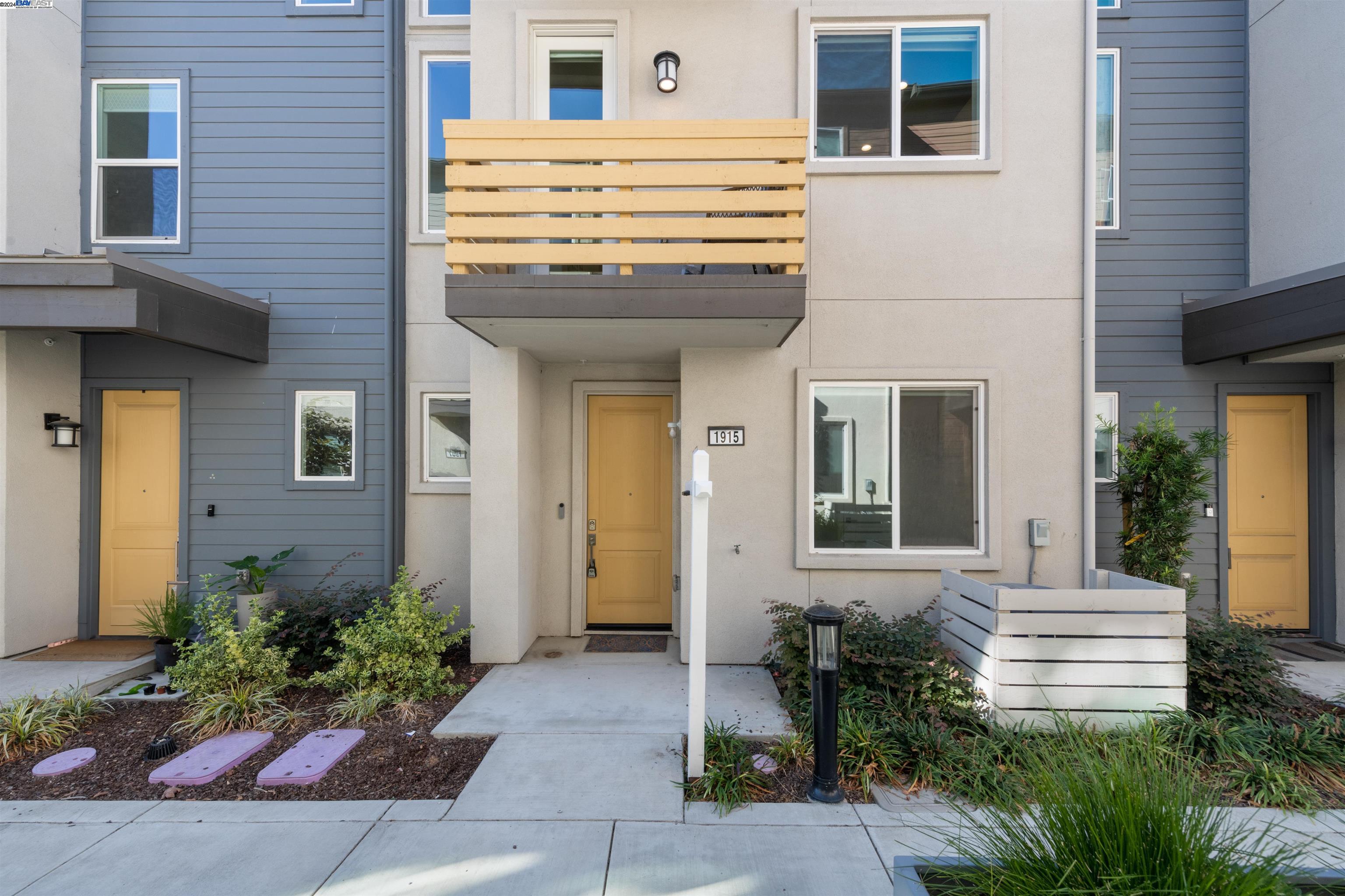 Detail Gallery Image 1 of 1 For 1915 Joshua Tree Cir, Milpitas,  CA 95035 - 4 Beds | 2/2 Baths