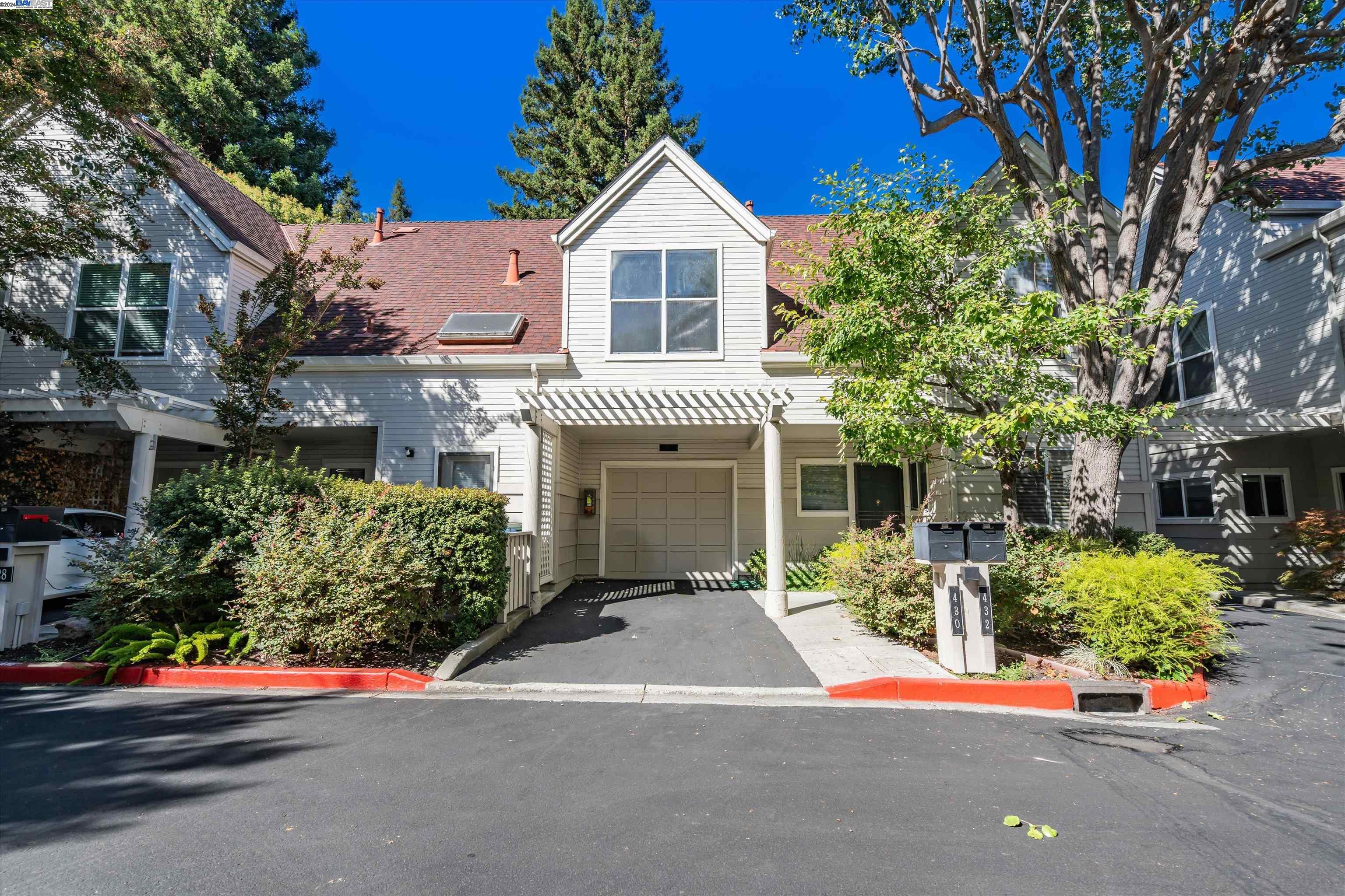 Detail Gallery Image 1 of 1 For 430 Medoc Ct., Mountain View,  CA 94043 - 3 Beds | 2/1 Baths