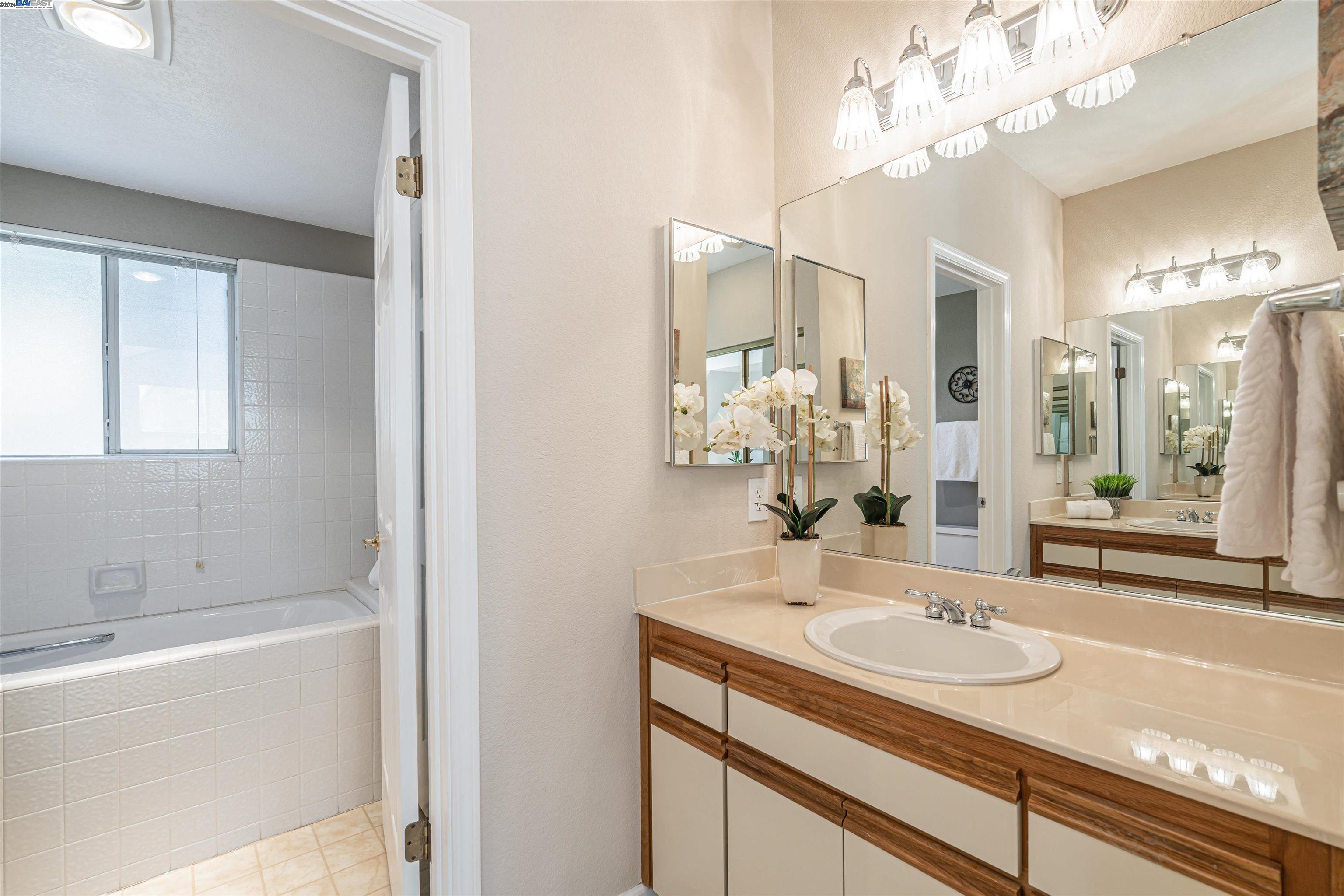 Detail Gallery Image 35 of 39 For 430 Medoc Ct., Mountain View,  CA 94043 - 3 Beds | 2/1 Baths